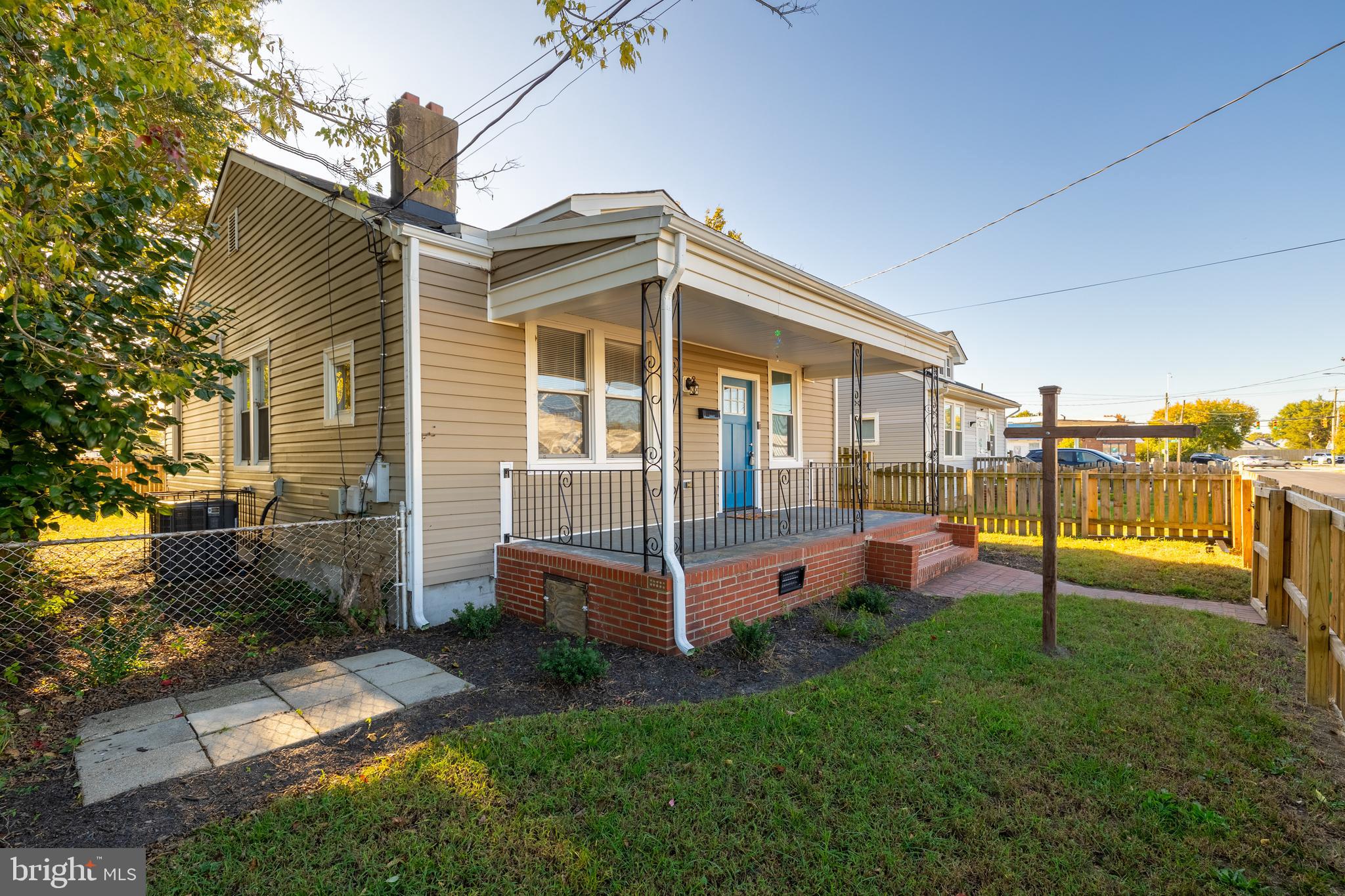 1905 CREIGHTON ROAD
