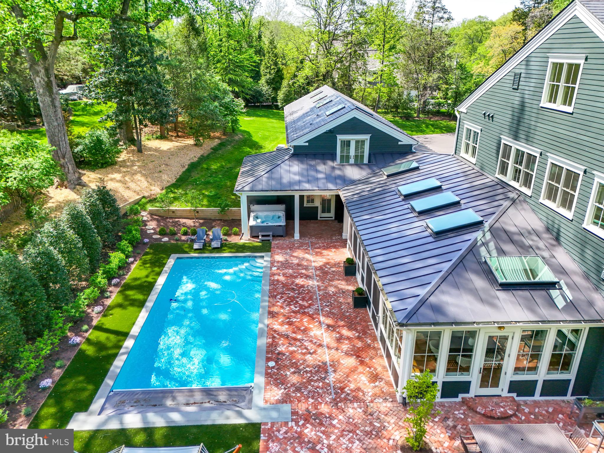 827 TURKEY RUN ROAD