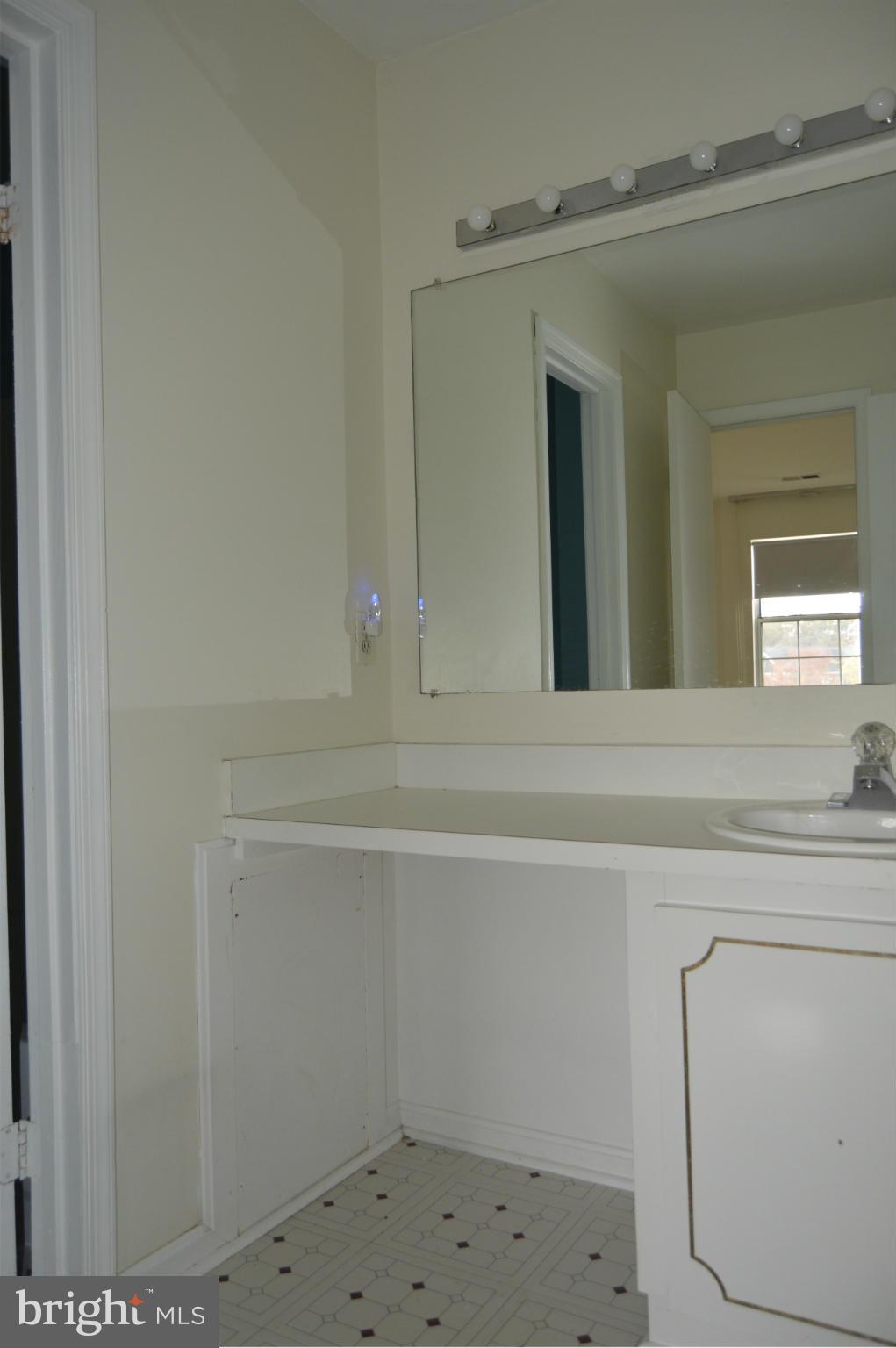 ARBORY CONDO-PHASE 7> - Residential