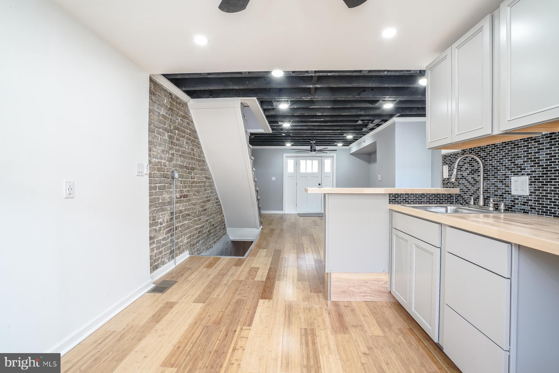 BRIDESBURG - Residential