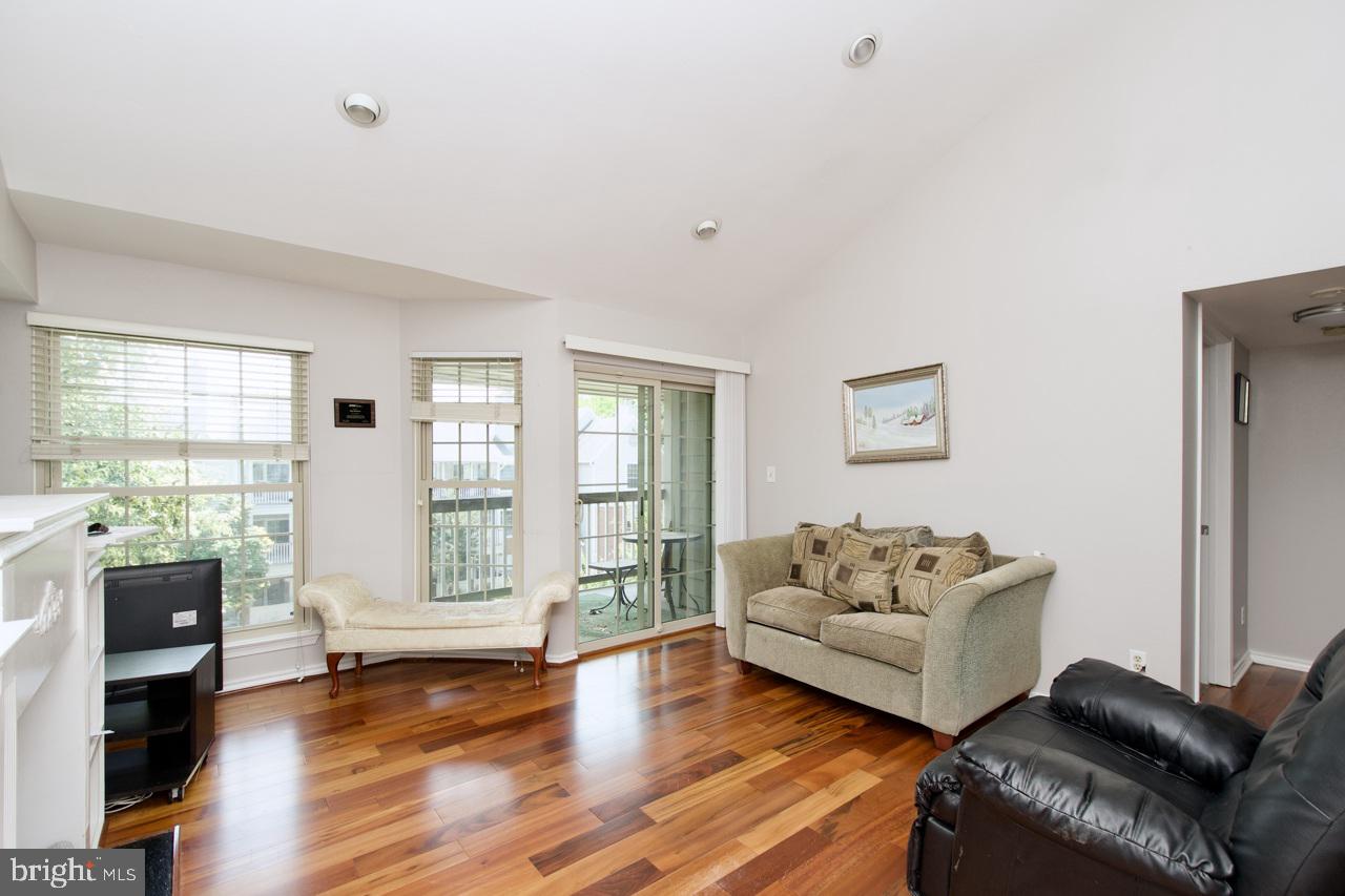 3916 PENDERVIEW DRIVE 435