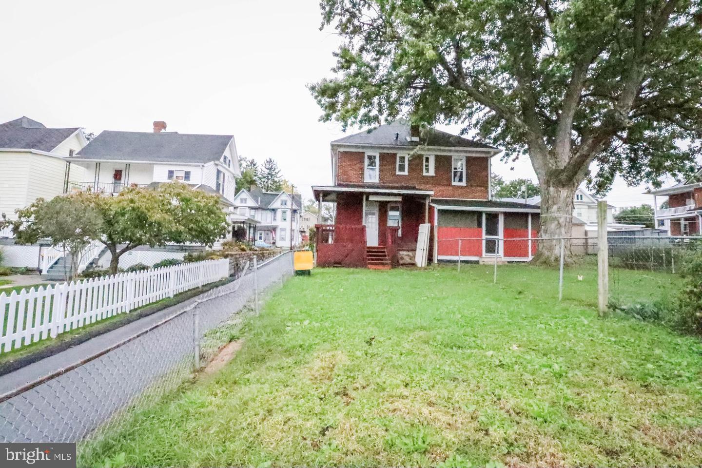 110 N FRANKLIN ST