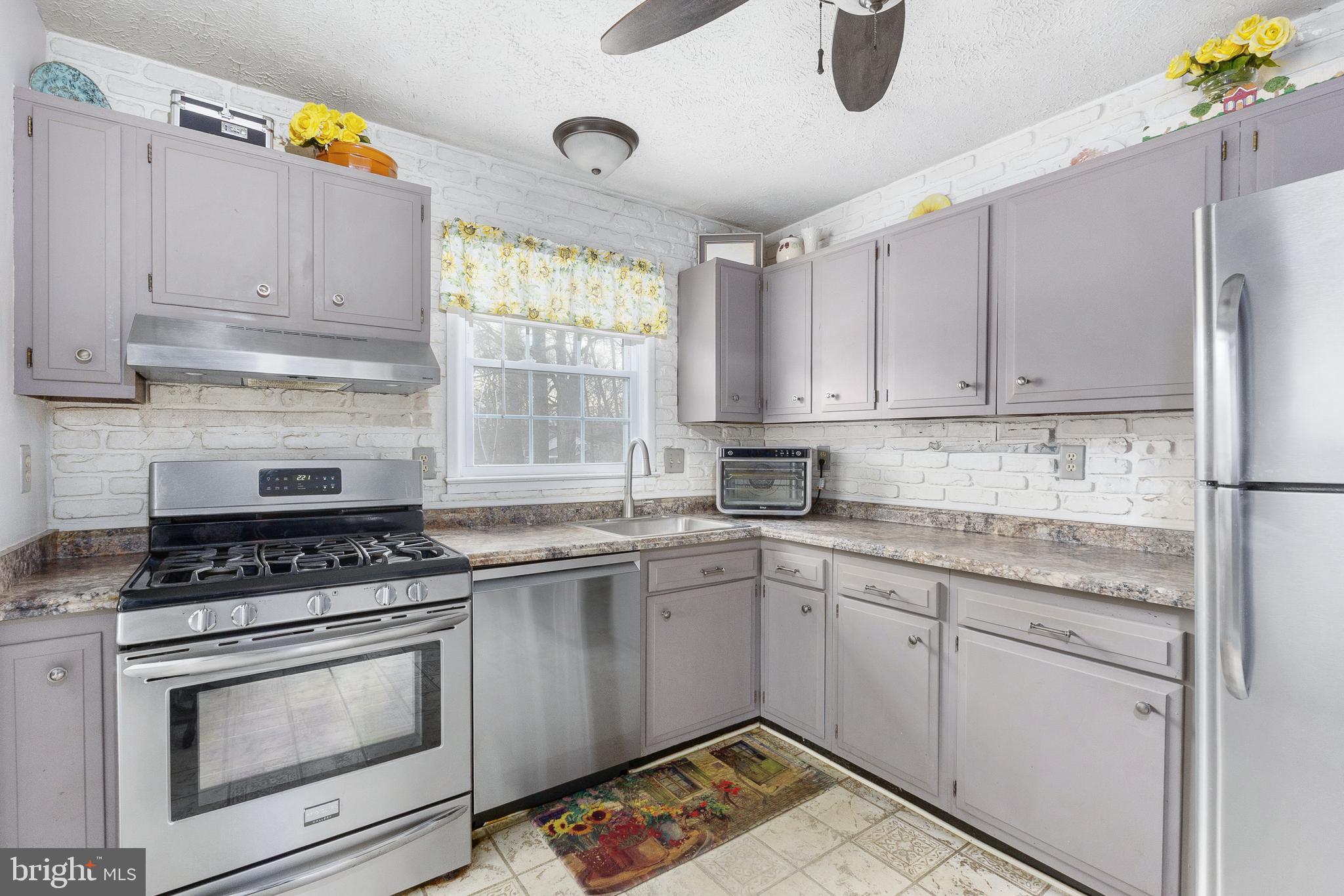 WAVERLY VILLAGE - Residential