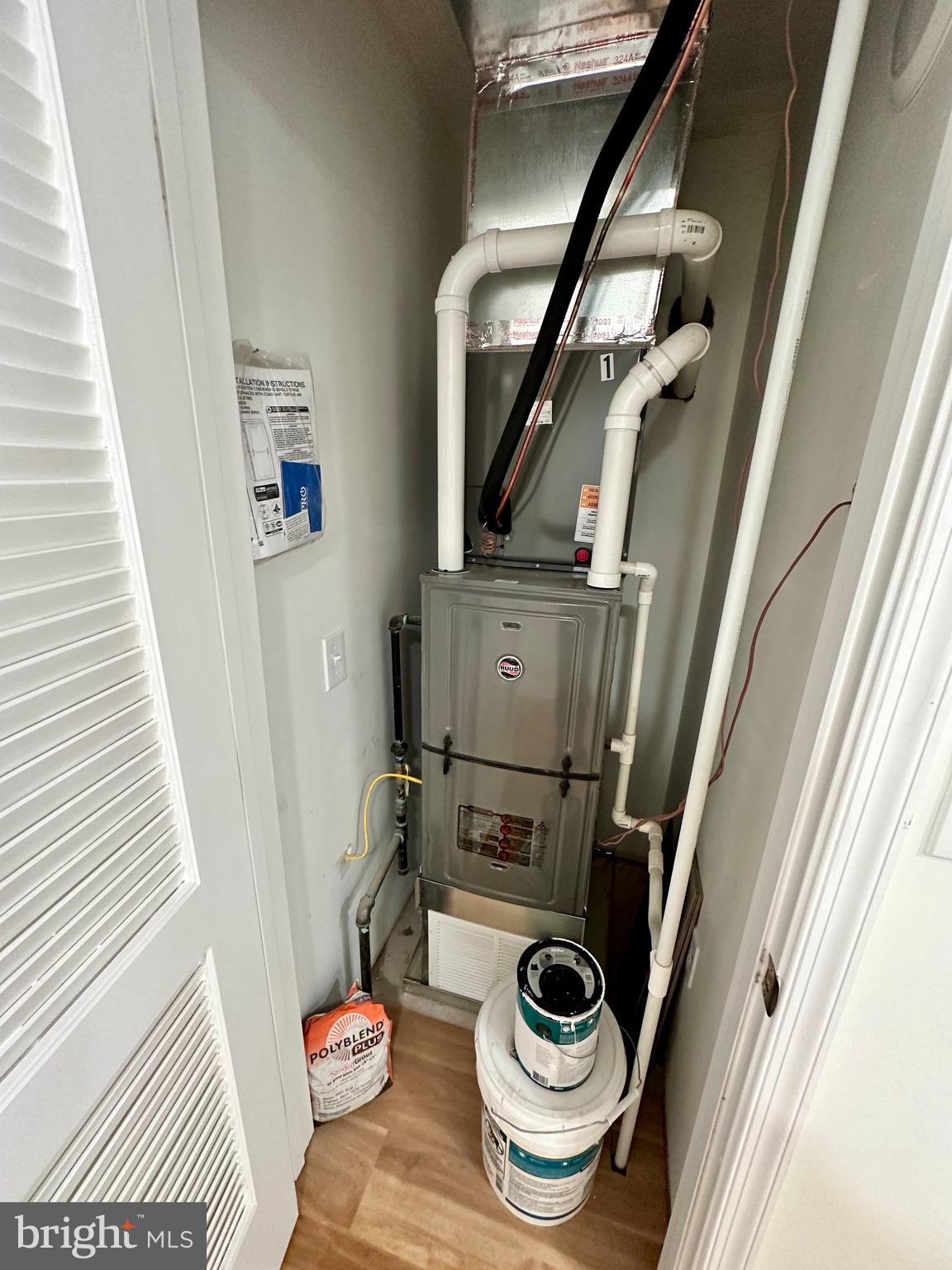 LITTLE ITALY - Residential Lease