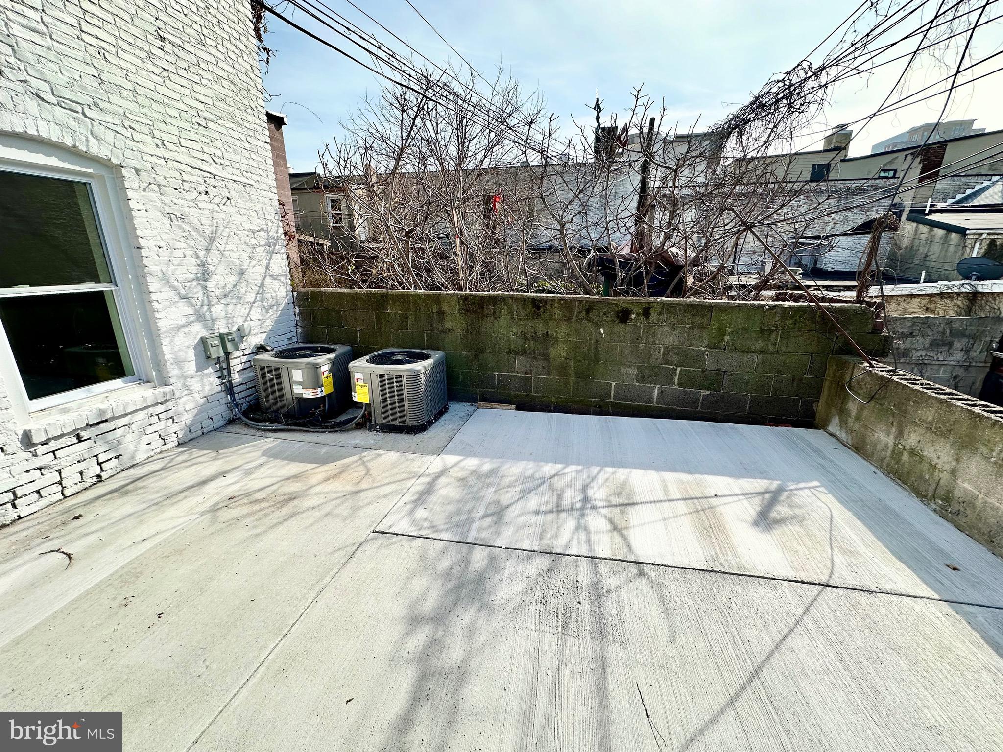 LITTLE ITALY - Residential Lease