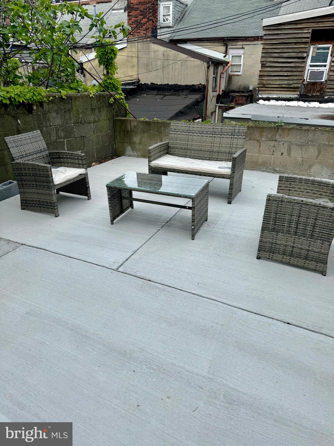 LITTLE ITALY - Residential Lease