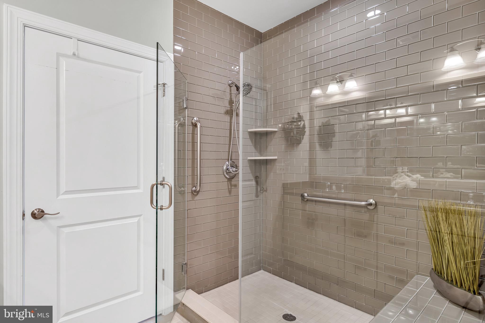 REGENCY AT ASHBURN - Residential