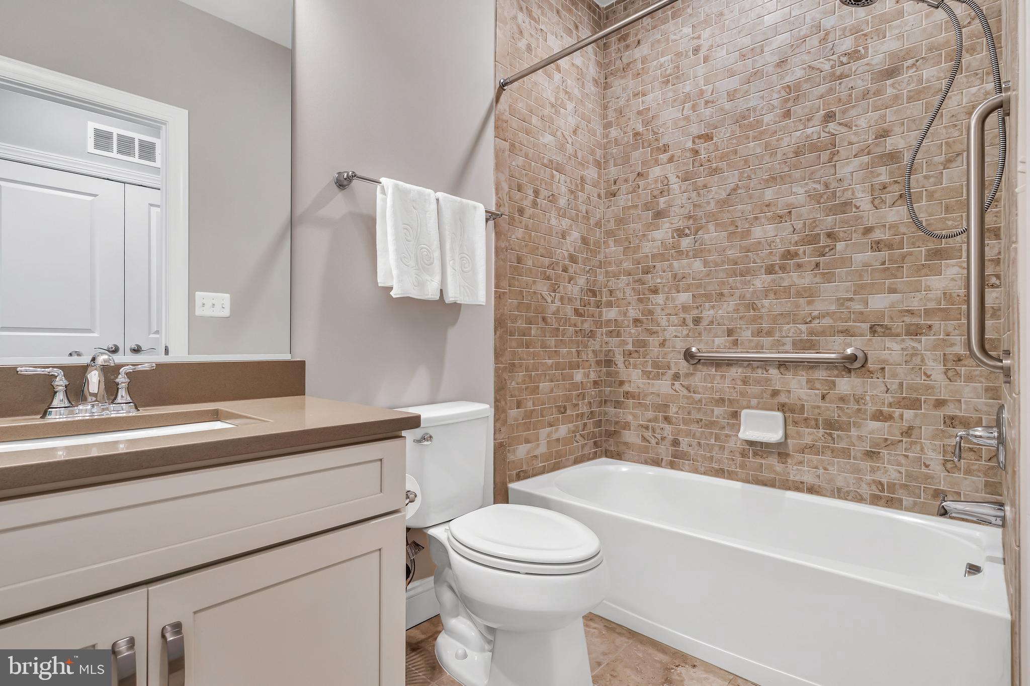 REGENCY AT ASHBURN - Residential