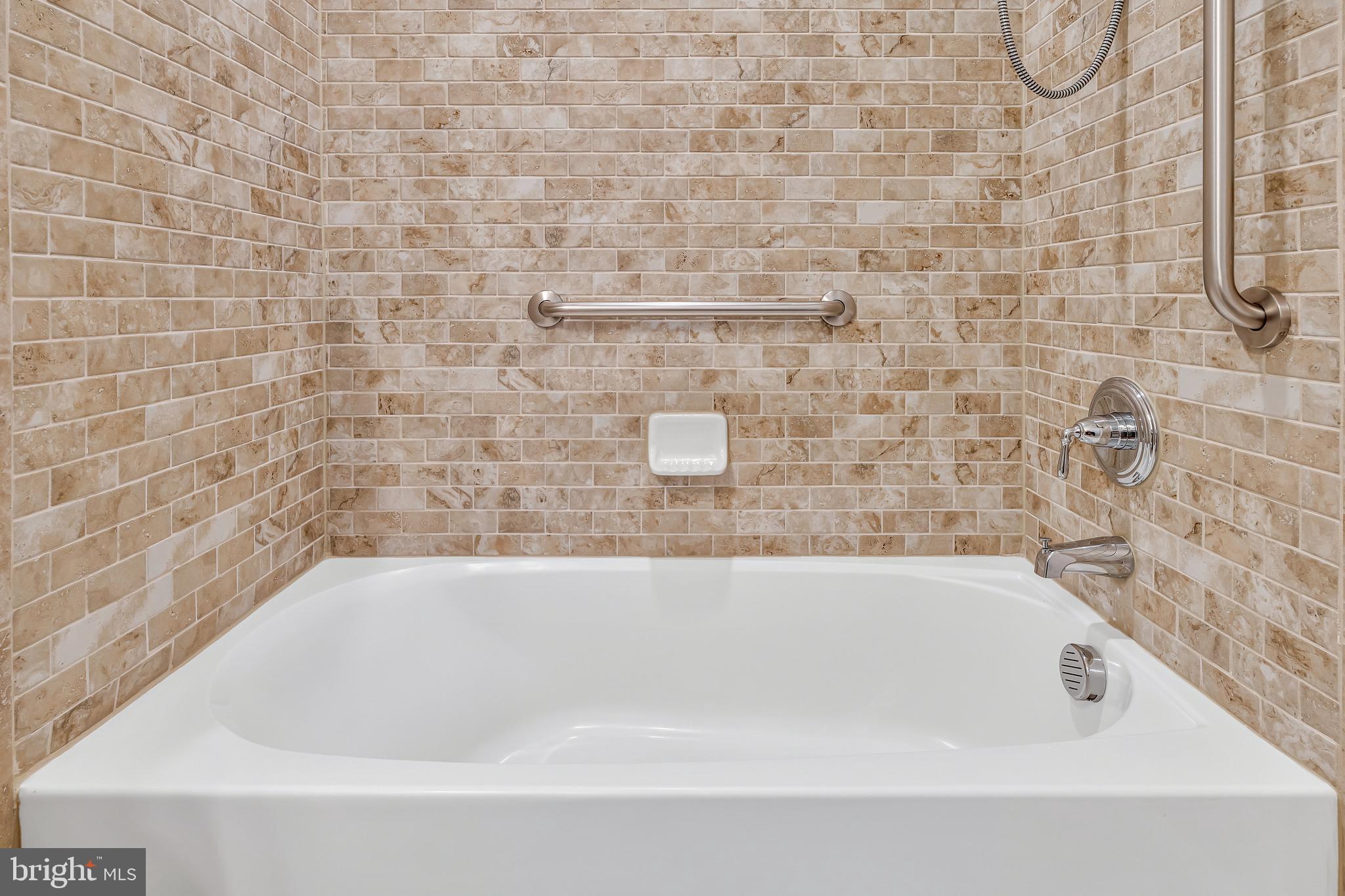 REGENCY AT ASHBURN - Residential