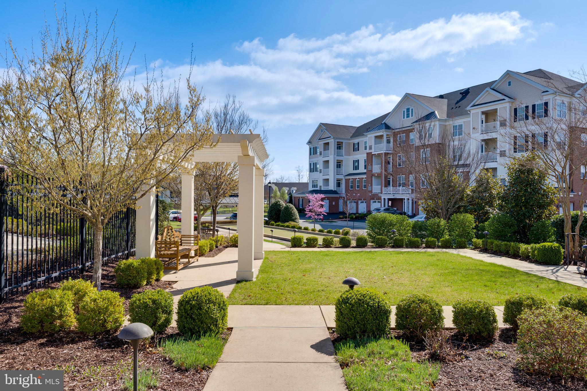 REGENCY AT ASHBURN - Residential