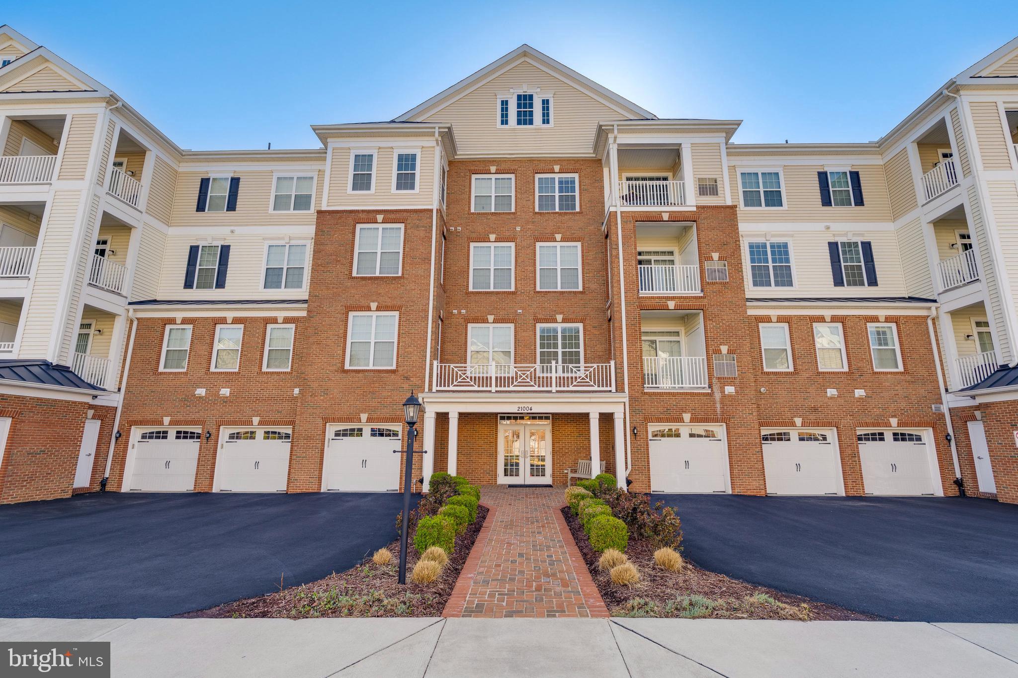 REGENCY AT ASHBURN - Residential