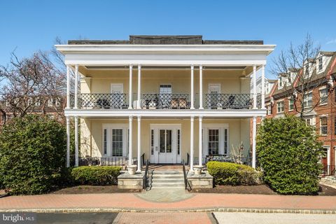 4 GOVERNORS COURT PHILADELPHIA PA 19146