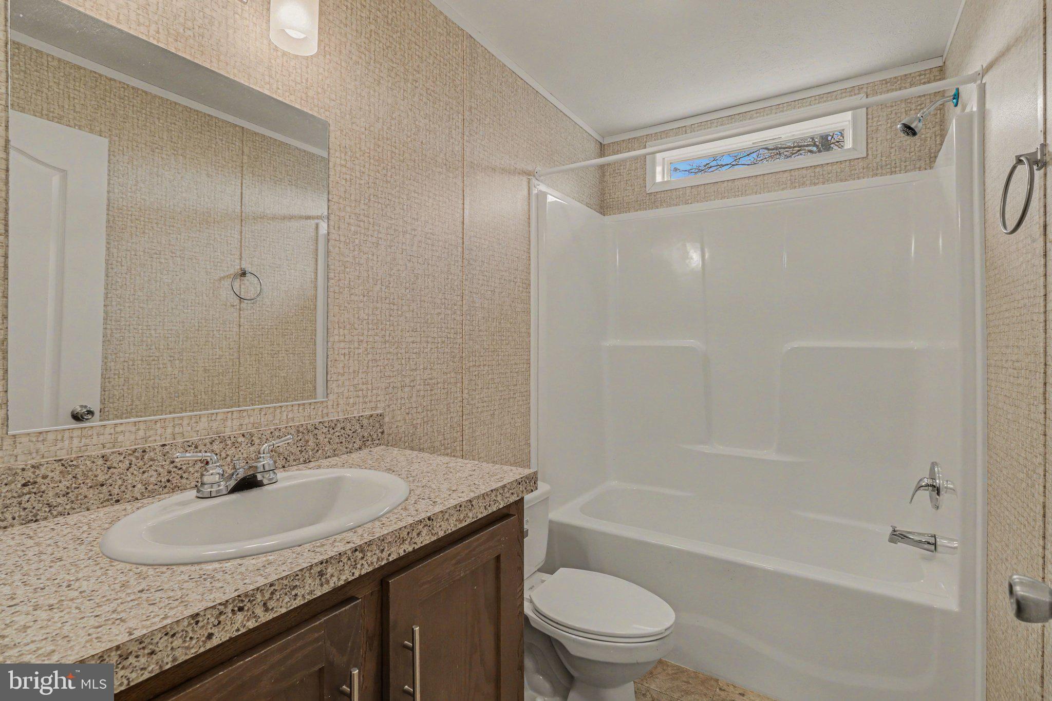 LAKEVIEW COUNTRY ESTATES - Residential