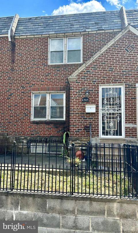 Townhouse For Sale - 6305 Elmhurst Street<br/> PHILADELPHIA, PA 19111