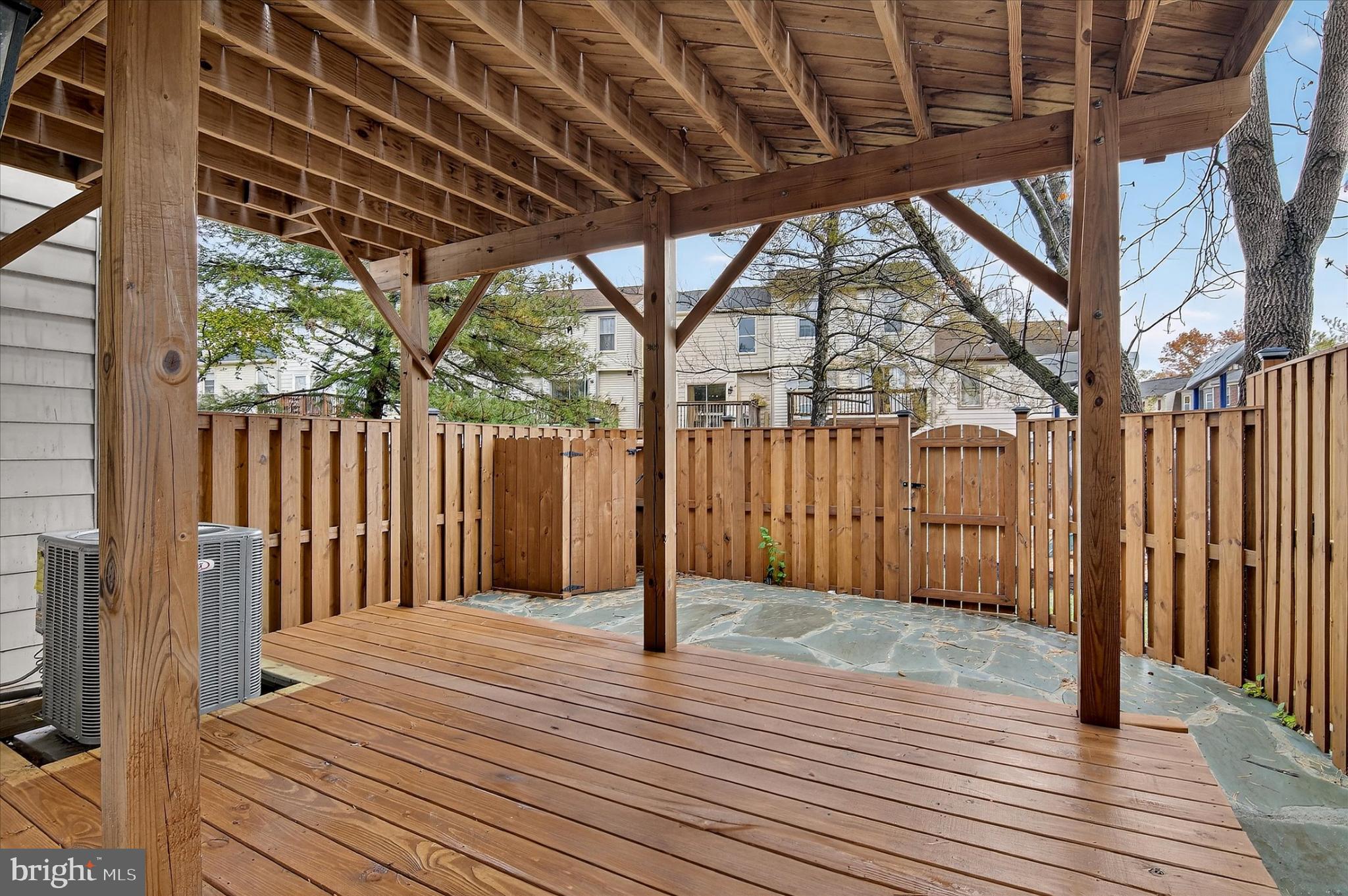 STONINGTON - Residential