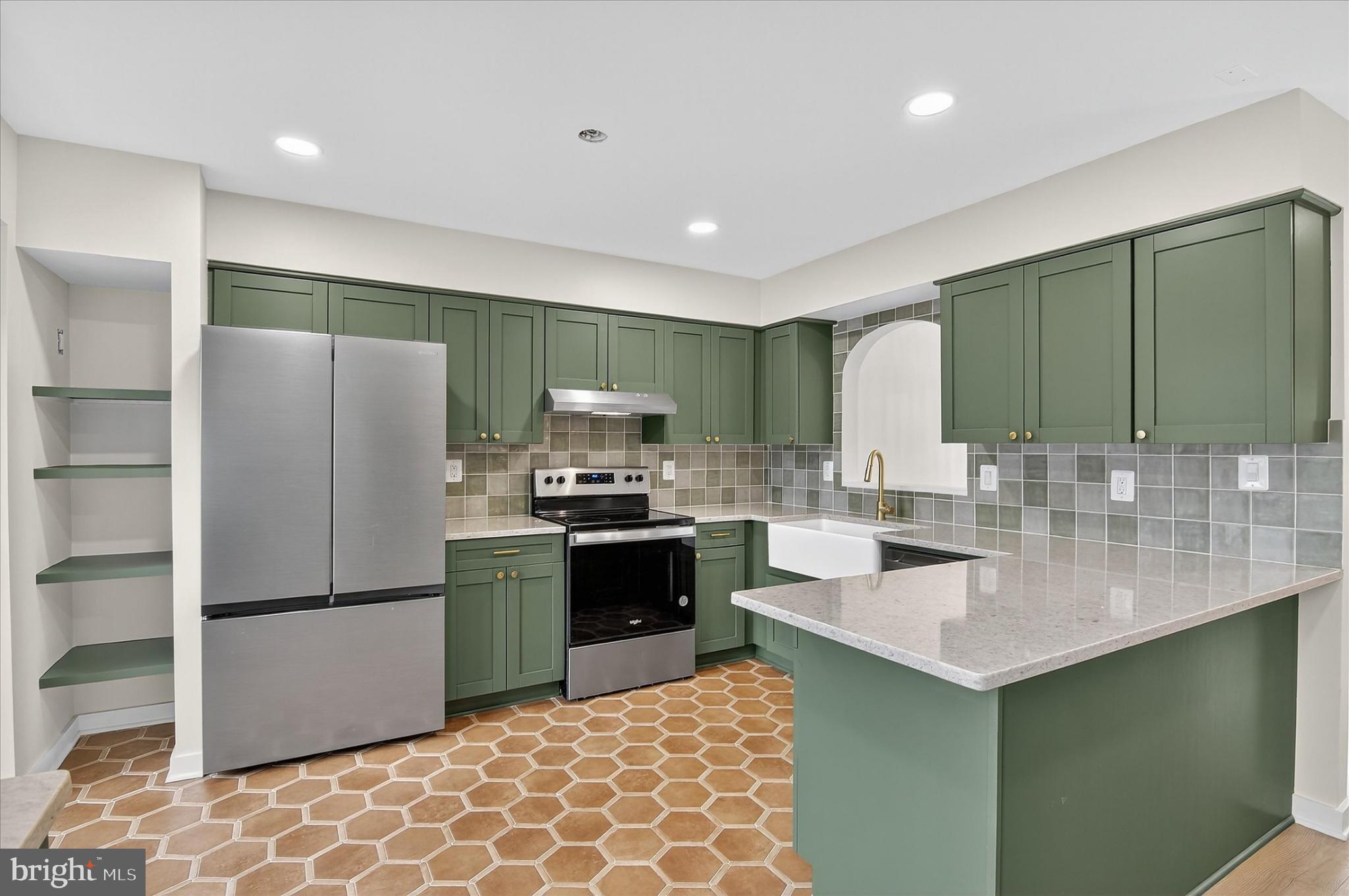 STONINGTON - Residential