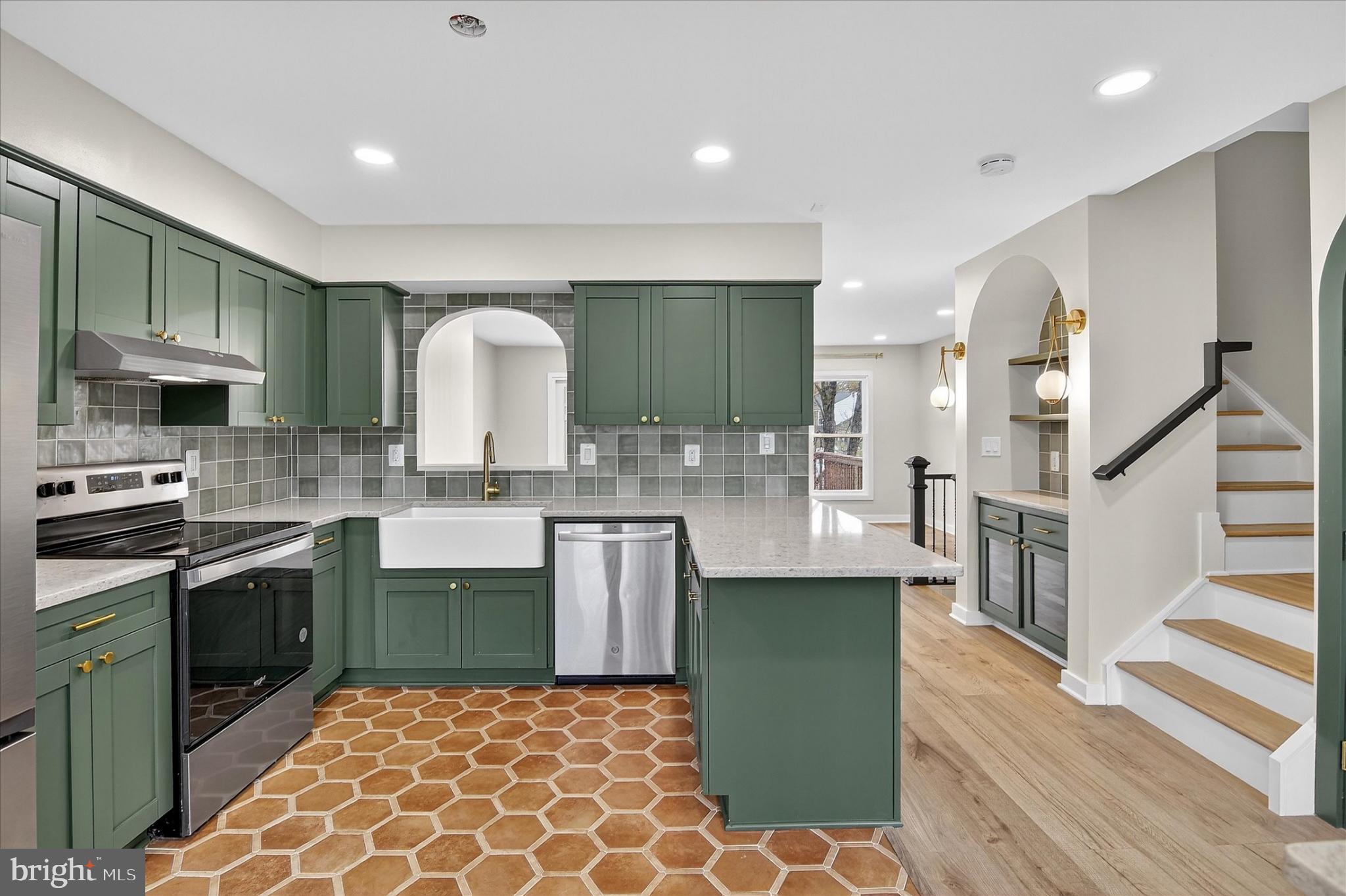 STONINGTON - Residential