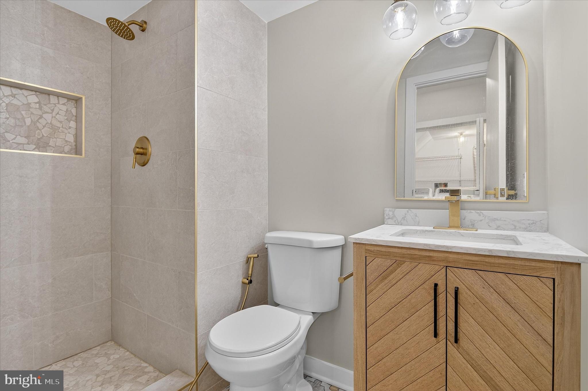 STONINGTON - Residential