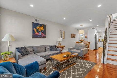 Townhouse For Rent - 2114 Oakford Street<br/> PHILADELPHIA, PA 19146
