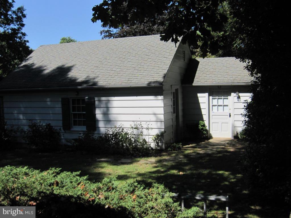 COUNTRY CLUB ESTATES - Residential