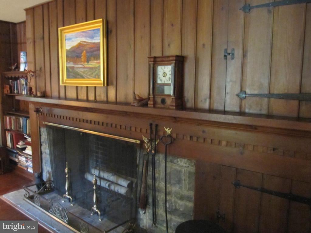 COUNTRY CLUB ESTATES - Residential