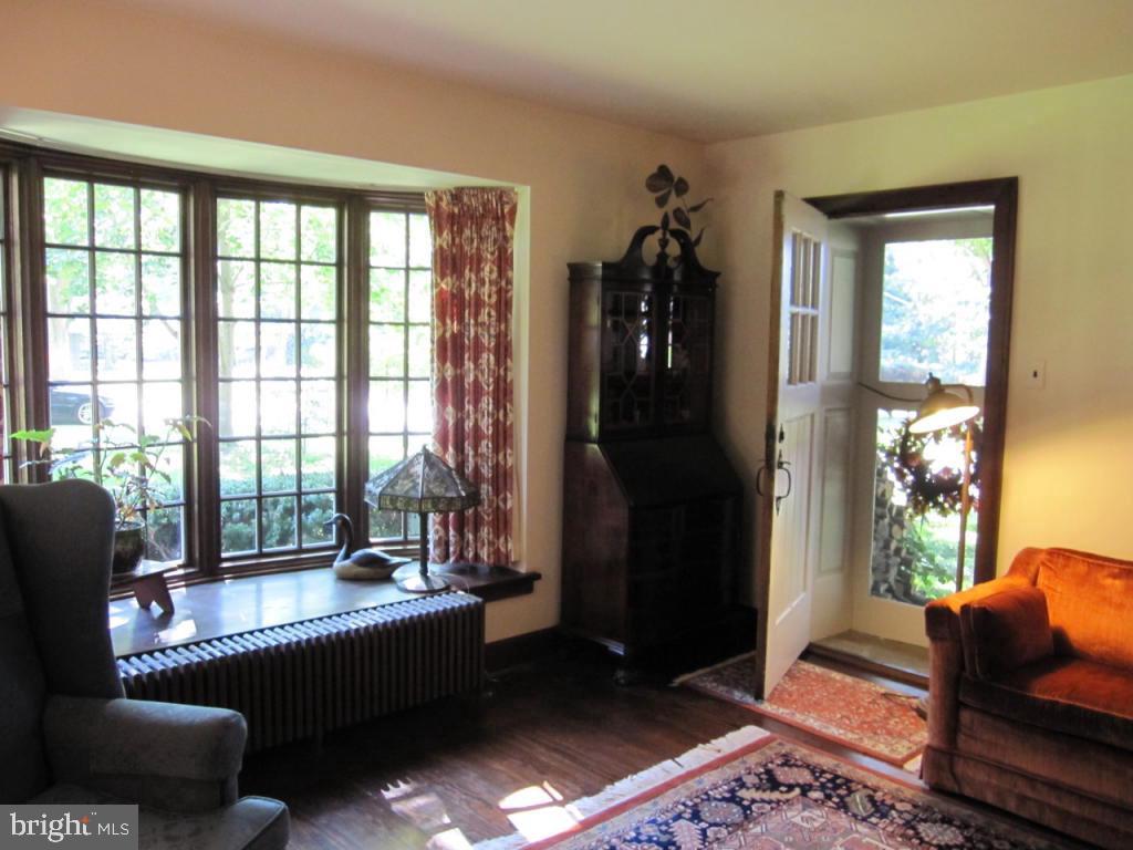 COUNTRY CLUB ESTATES - Residential