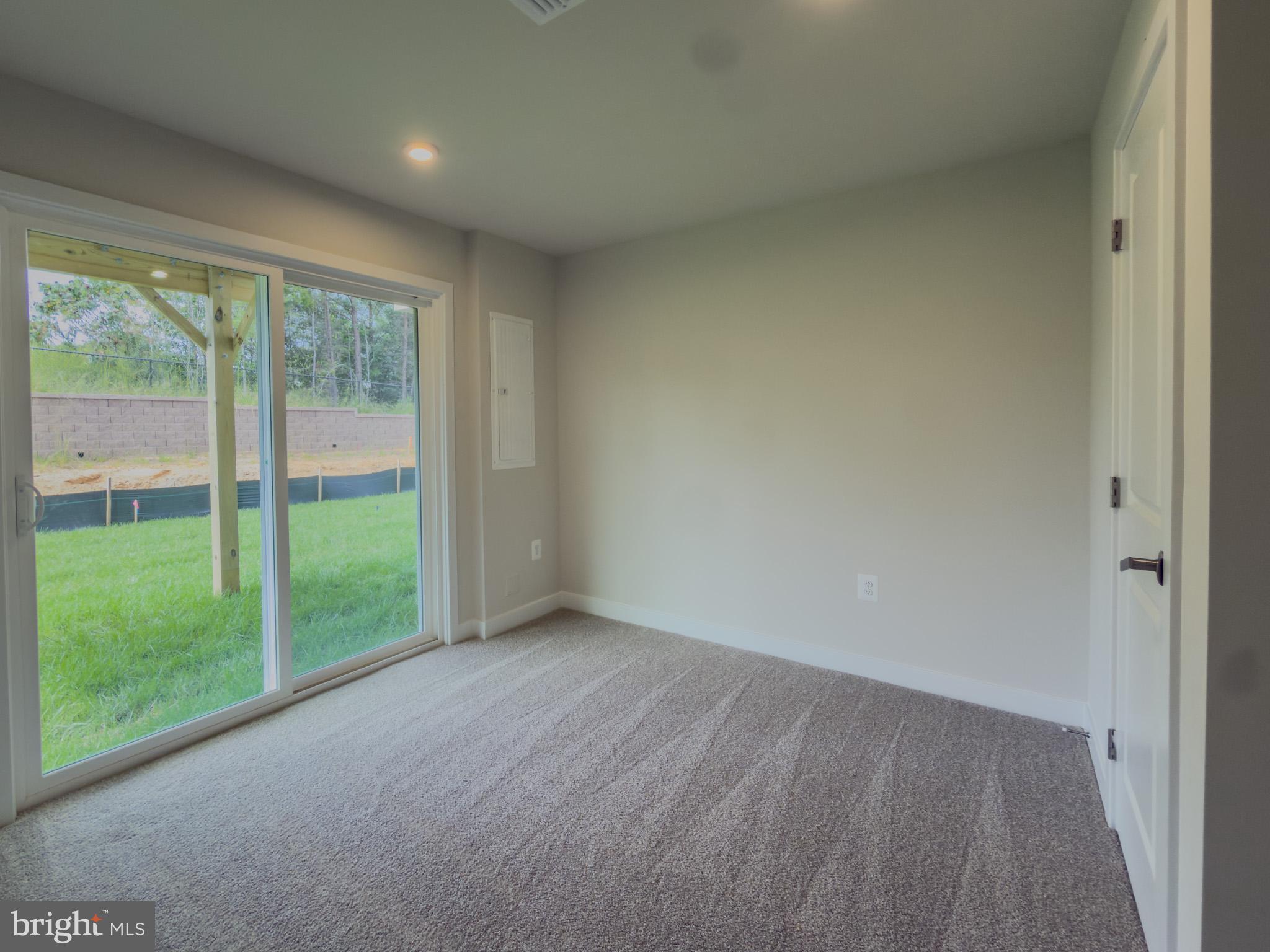 6737 SHELTON LANE