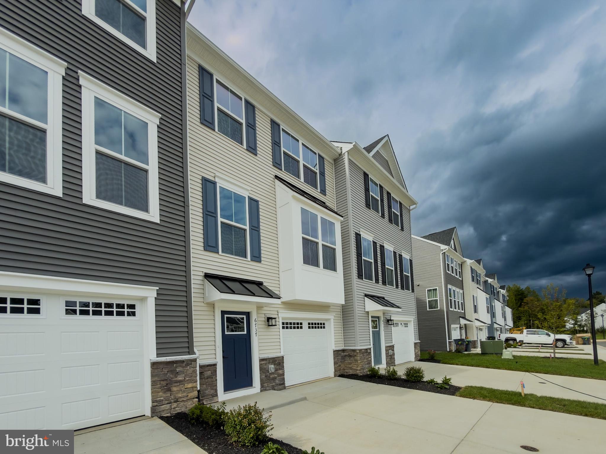 6737 SHELTON LANE