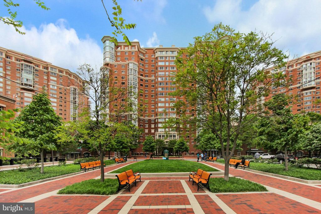 Photo of 2121 Jamieson Avenue #1606, ALEXANDRIA, VA 22314 (MLS # VAAX2051170)