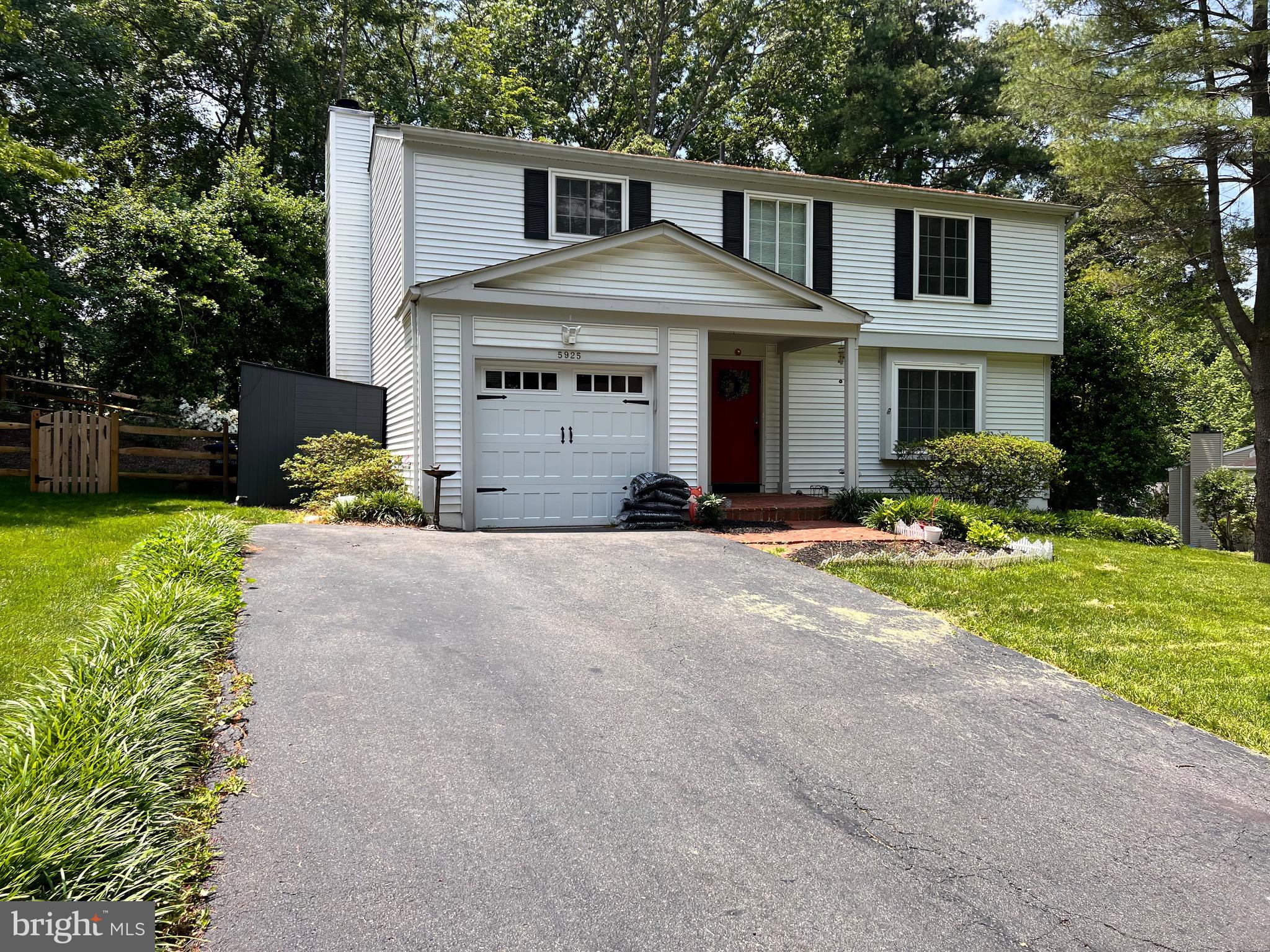 5925 VERNONS OAK COURT