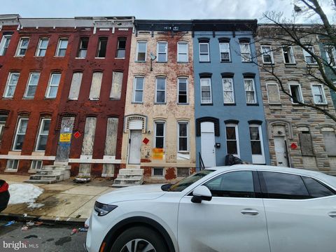 Townhouse For Sale - 1117 N Carey Street<br/> BALTIMORE, MD 21217