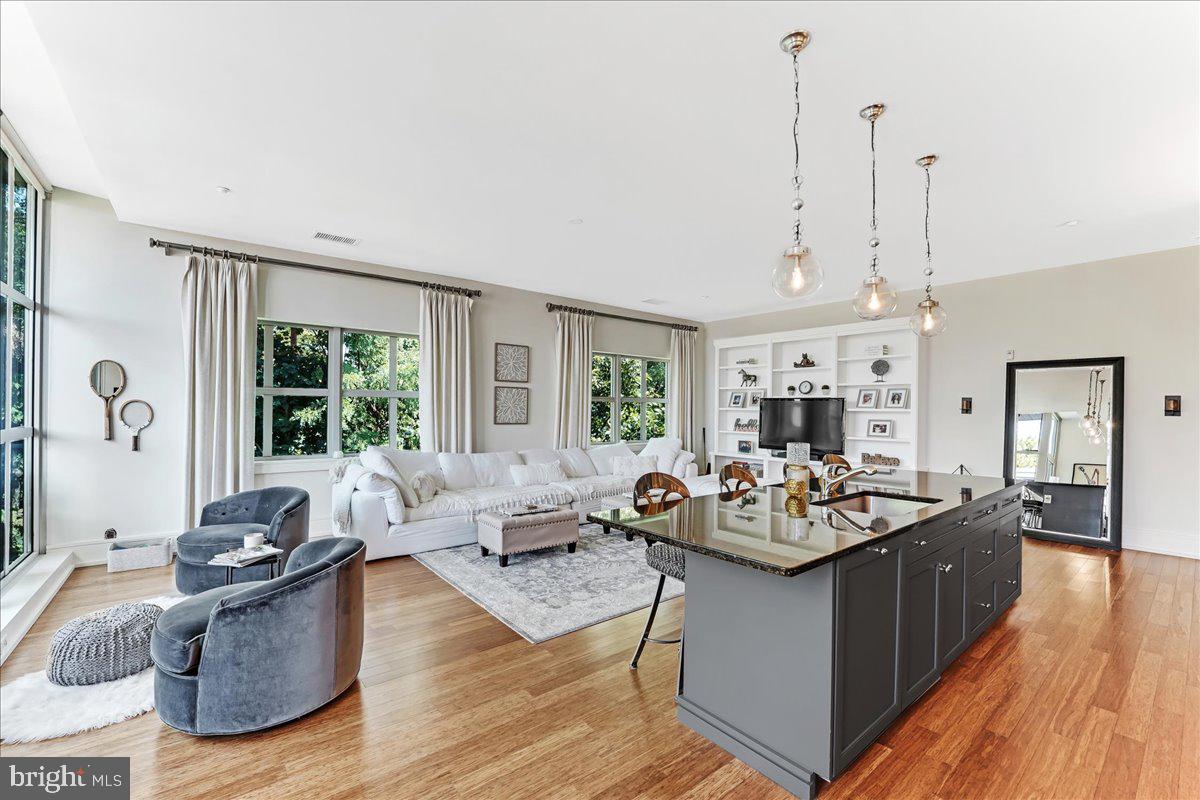 PEMBROKE NORTH - Residential