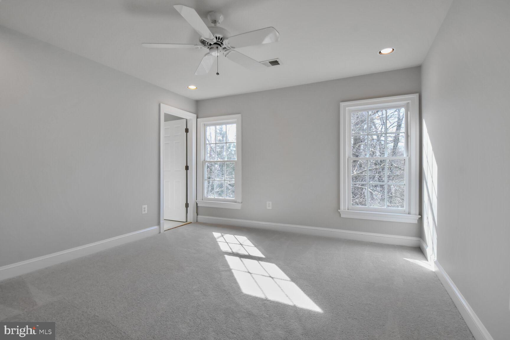 LORCOM RIDGE - Residential