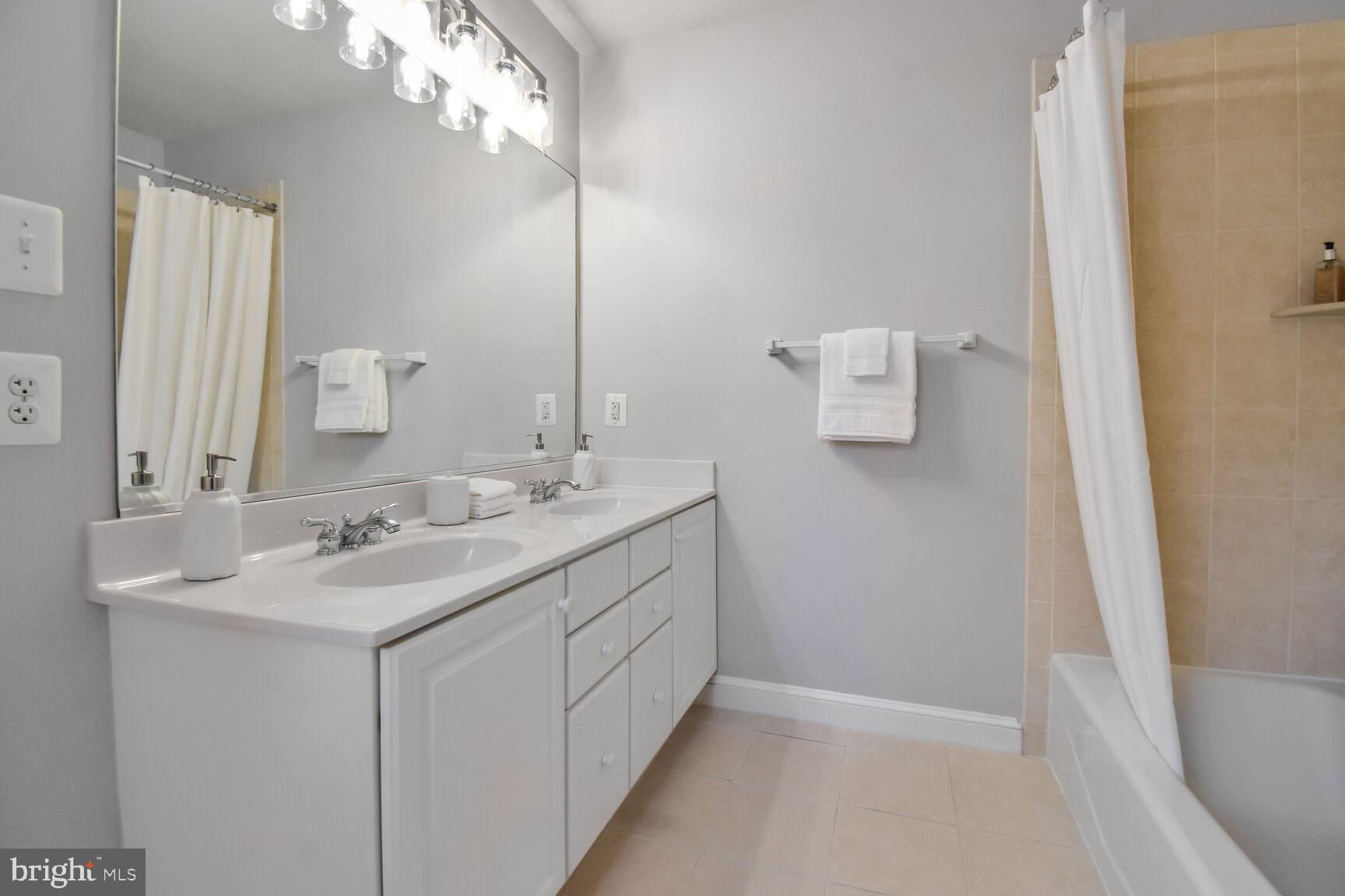 LORCOM RIDGE - Residential