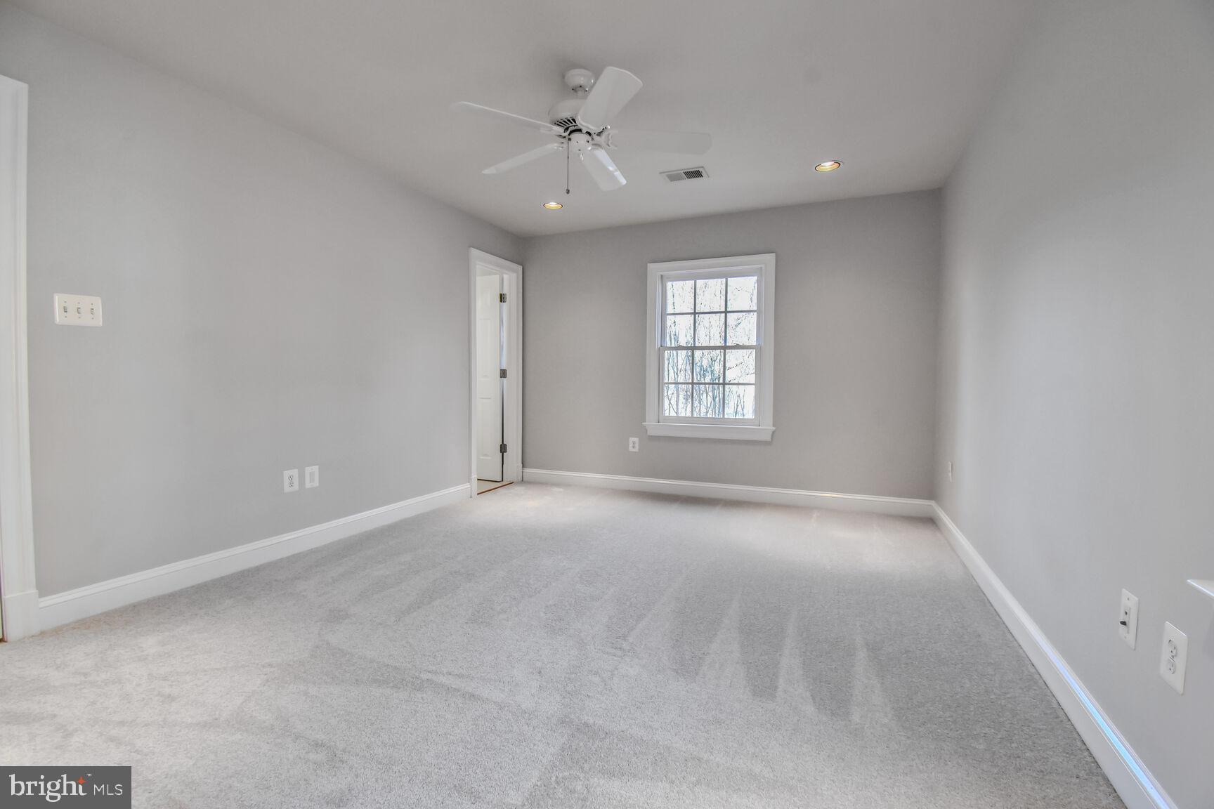 LORCOM RIDGE - Residential