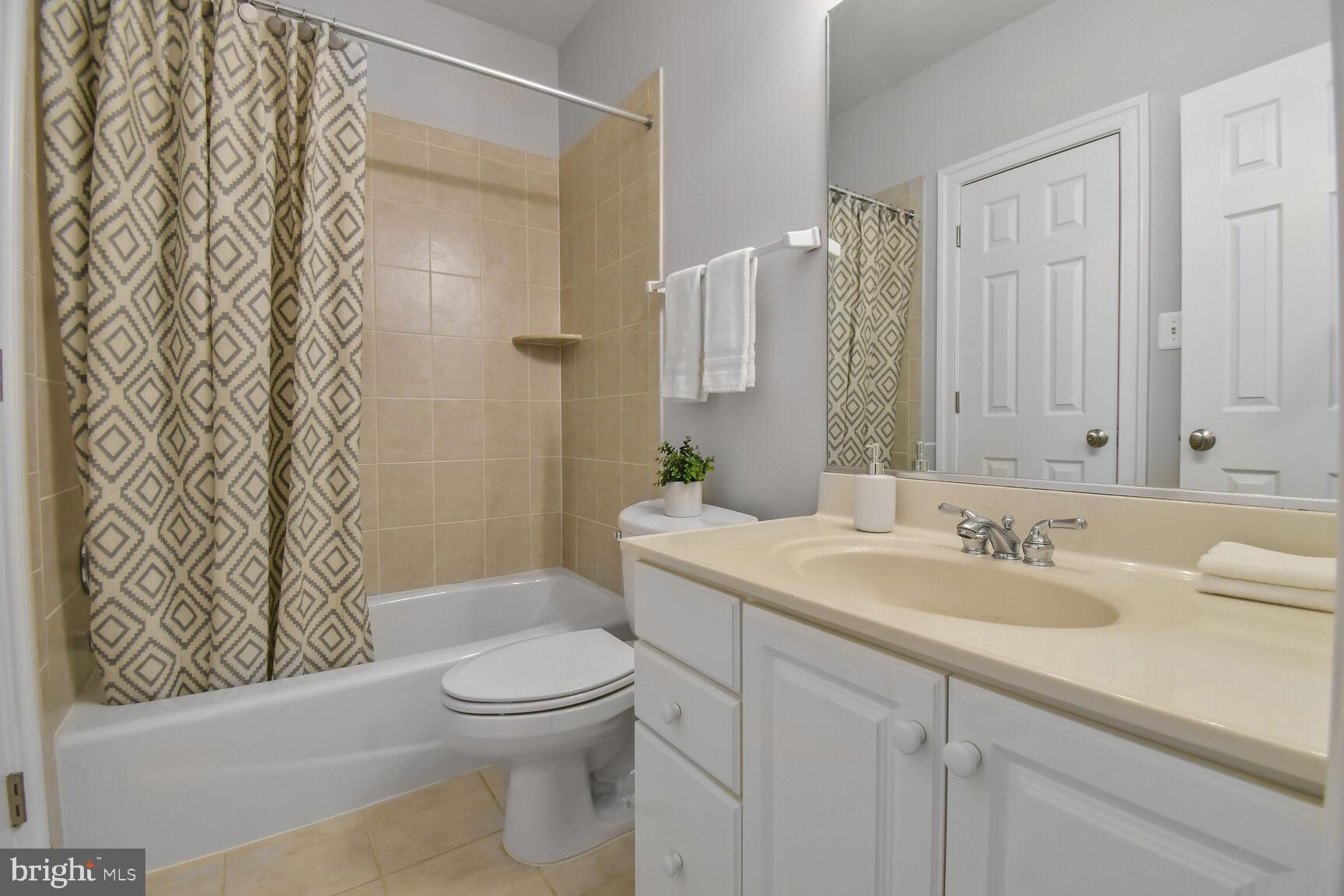 LORCOM RIDGE - Residential