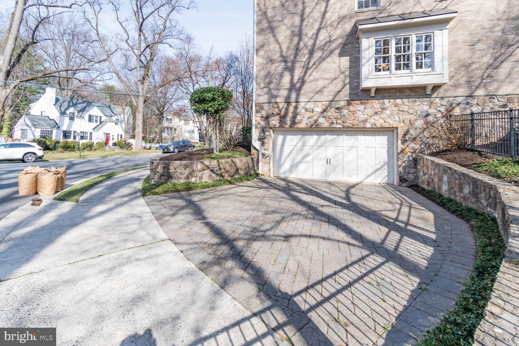 LORCOM RIDGE - Residential