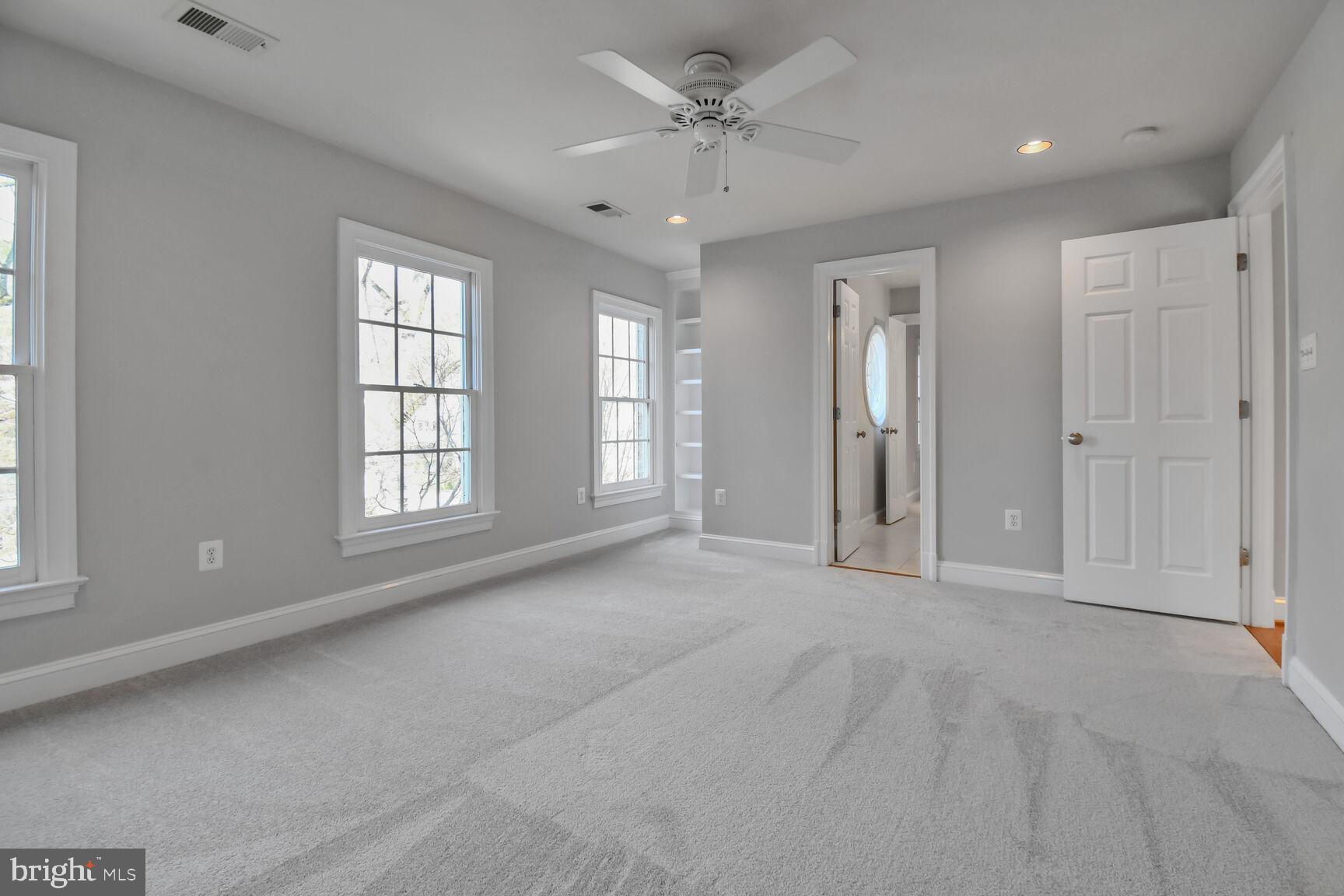 LORCOM RIDGE - Residential