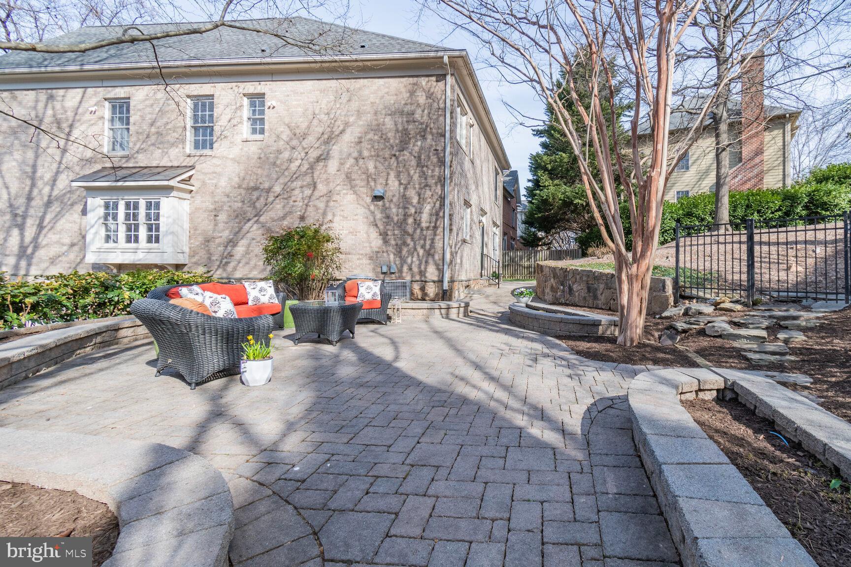 LORCOM RIDGE - Residential