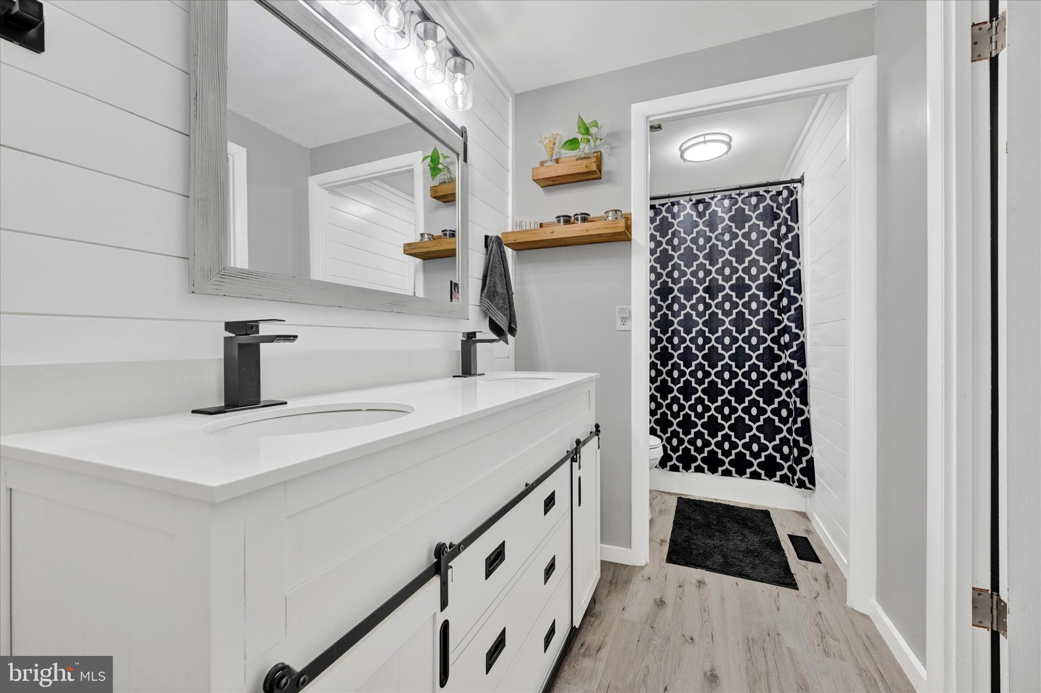 RUMSEY ISLAND - Residential