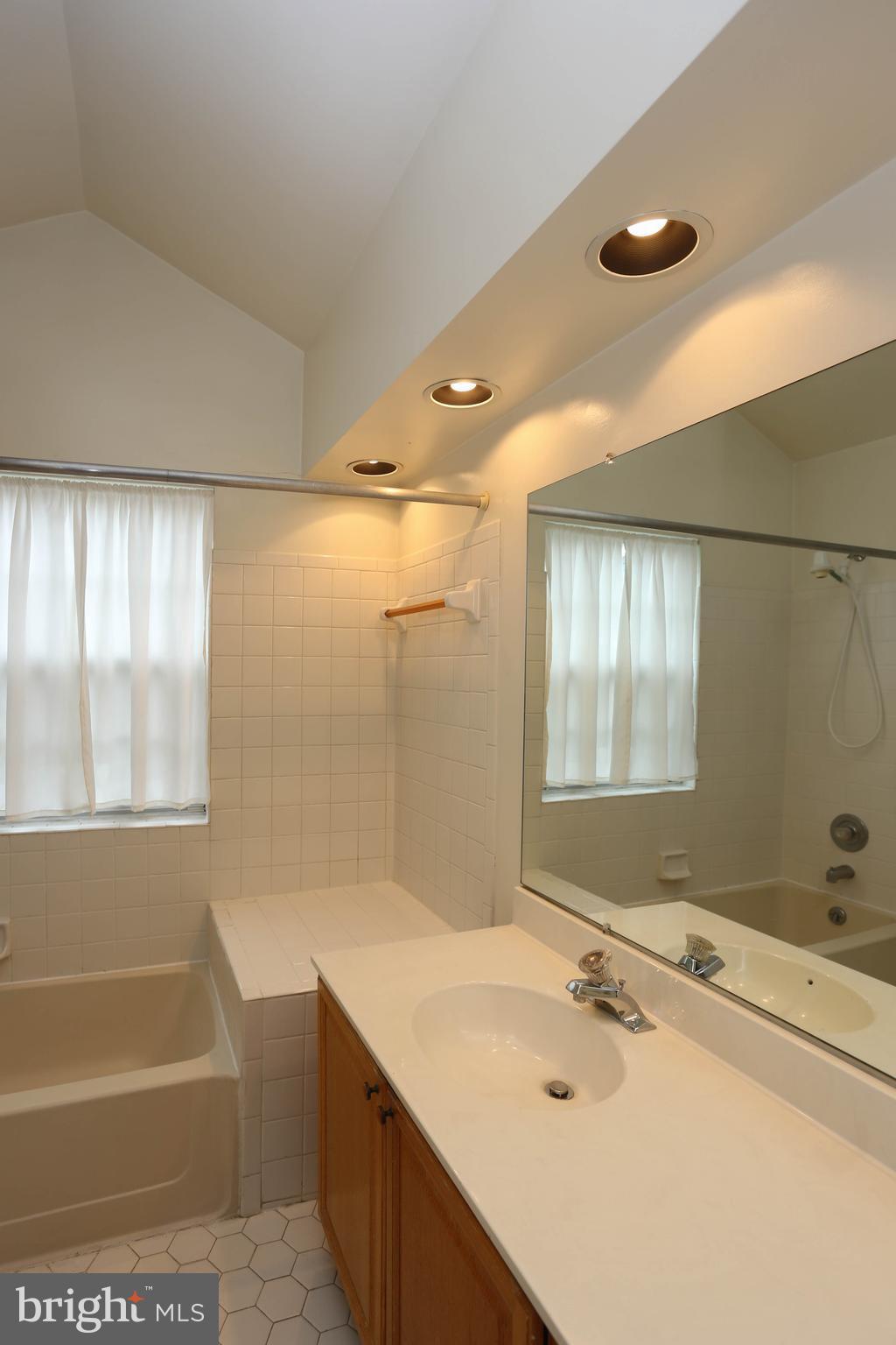 MARINERS POINT - Residential