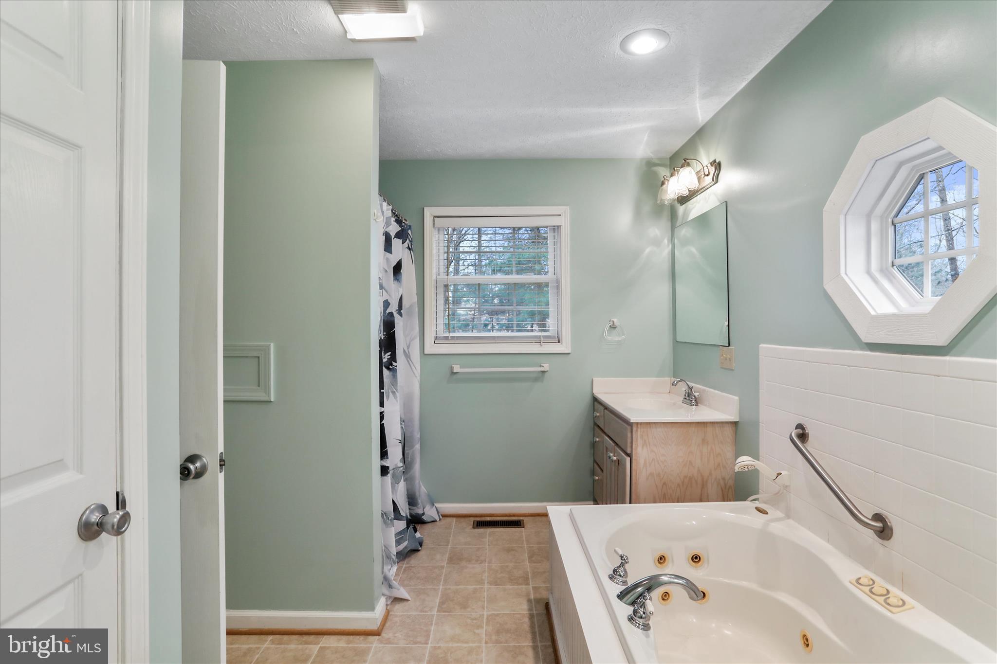 HICKORY CORNER - Residential