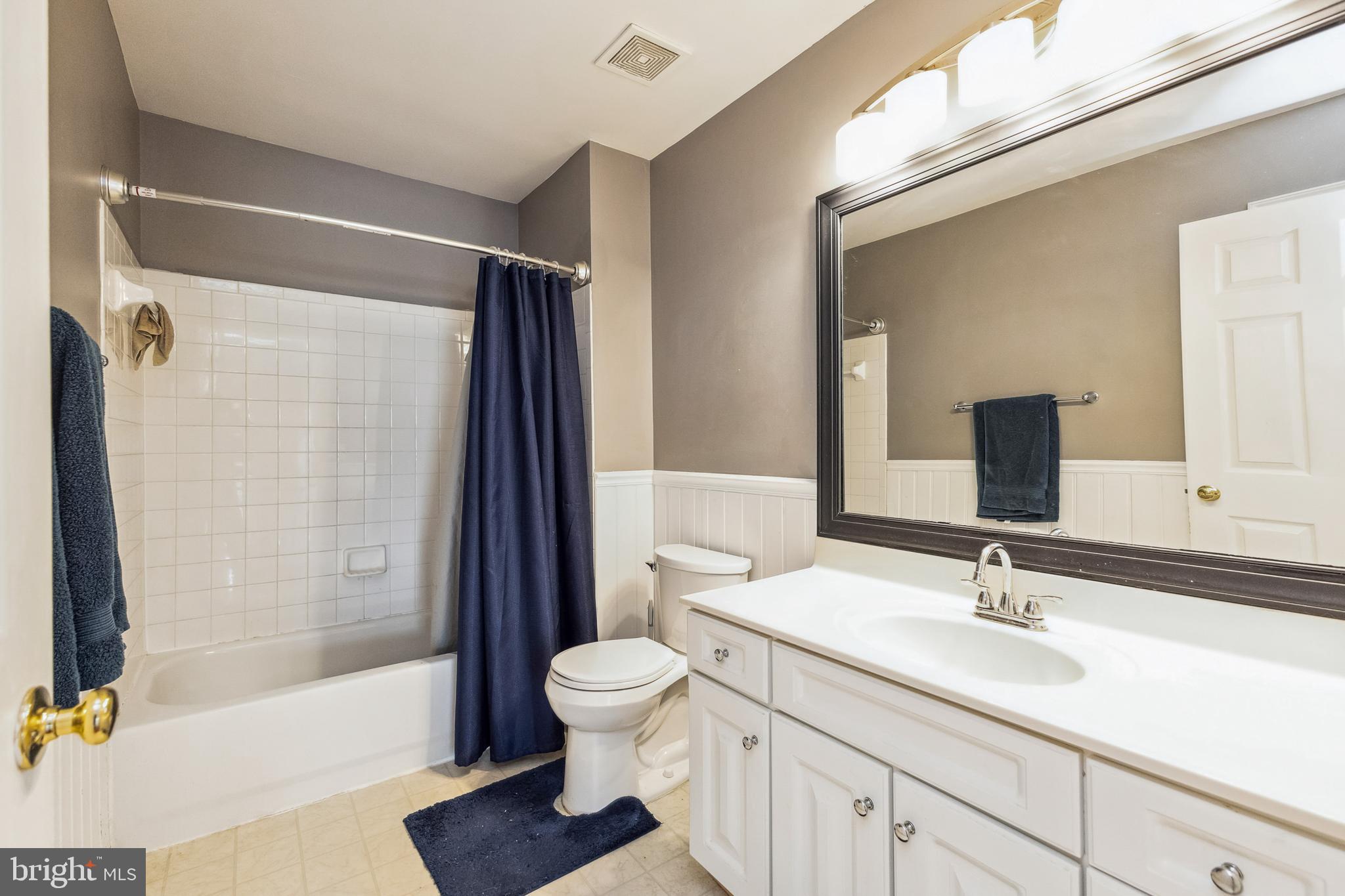 THE VILLAGES AT BRISTOL - Residential Lease