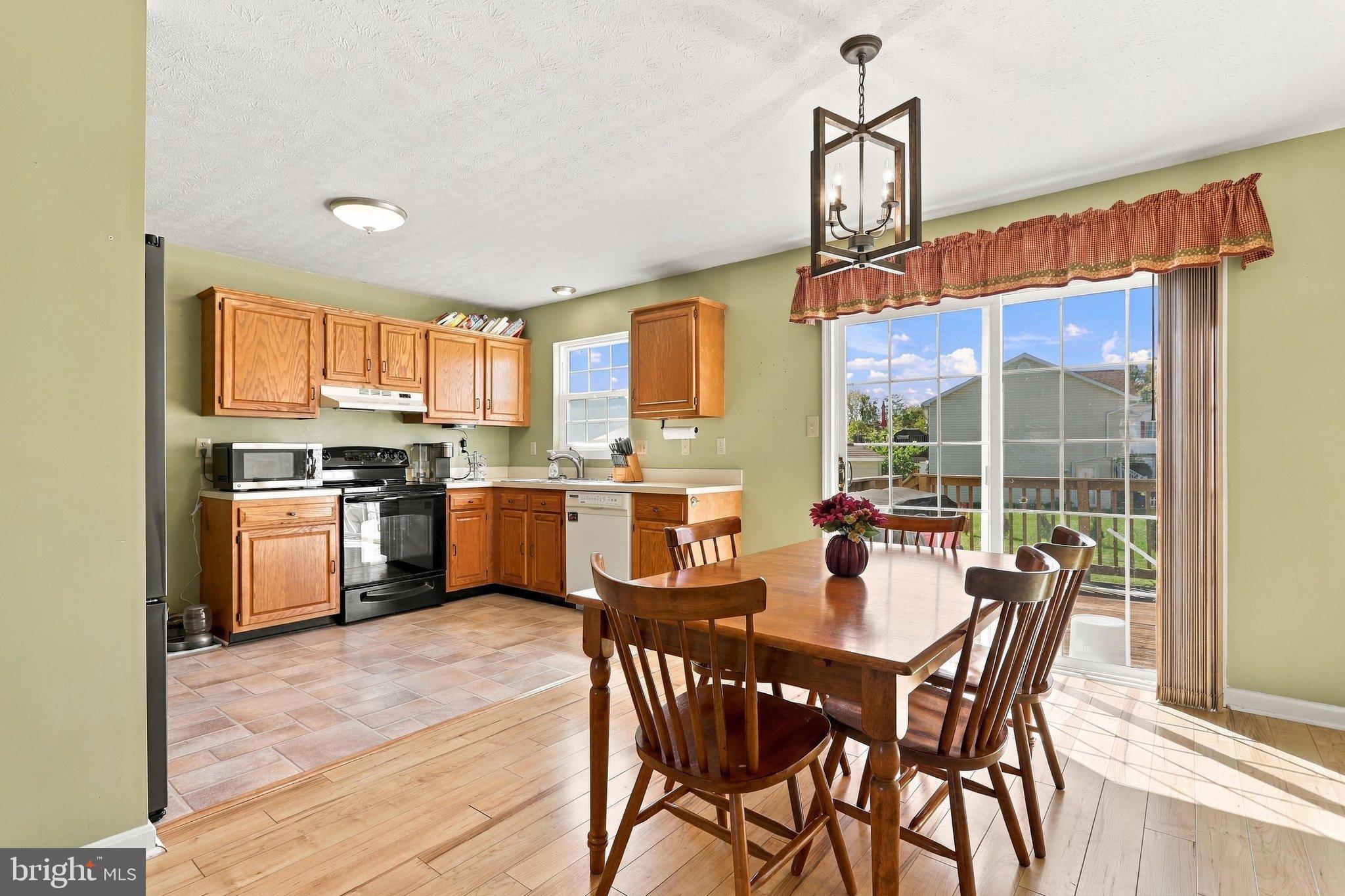 958 DUTCHESS CIRCLE