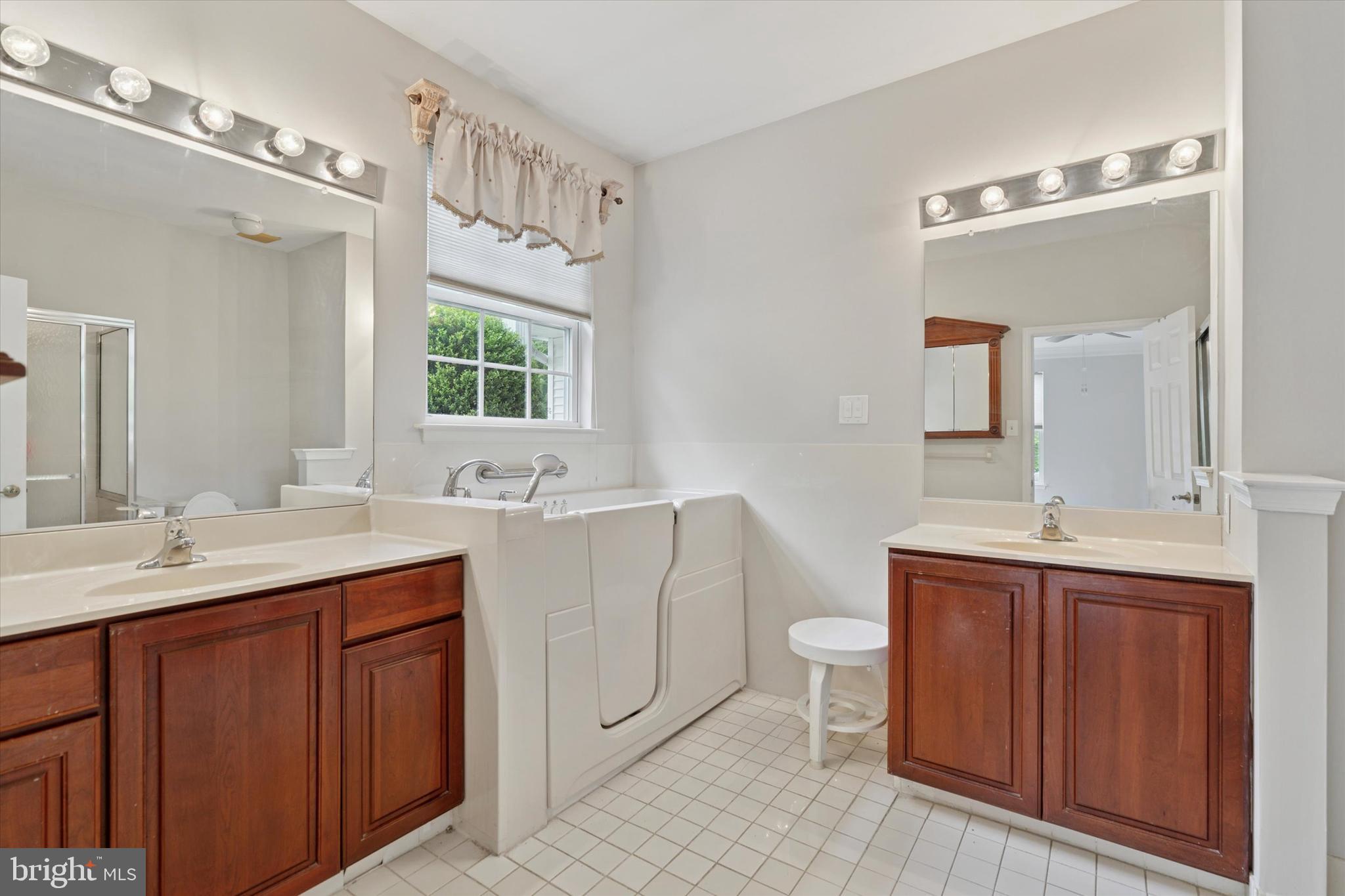 FOX HILL FARM - Residential