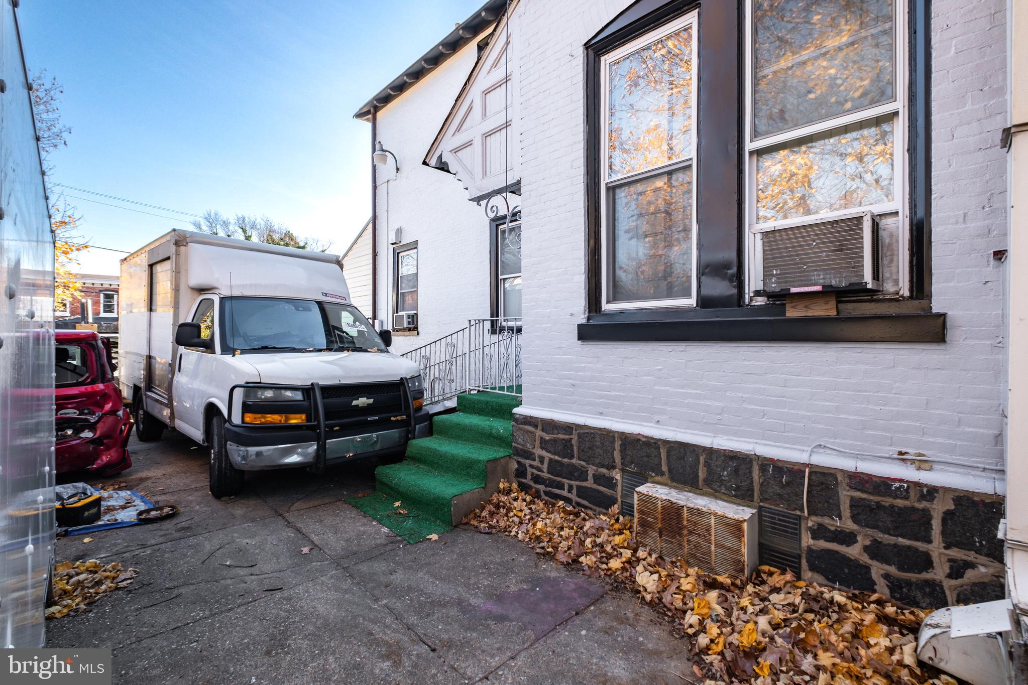 FRANKFORD - Commercial Sale