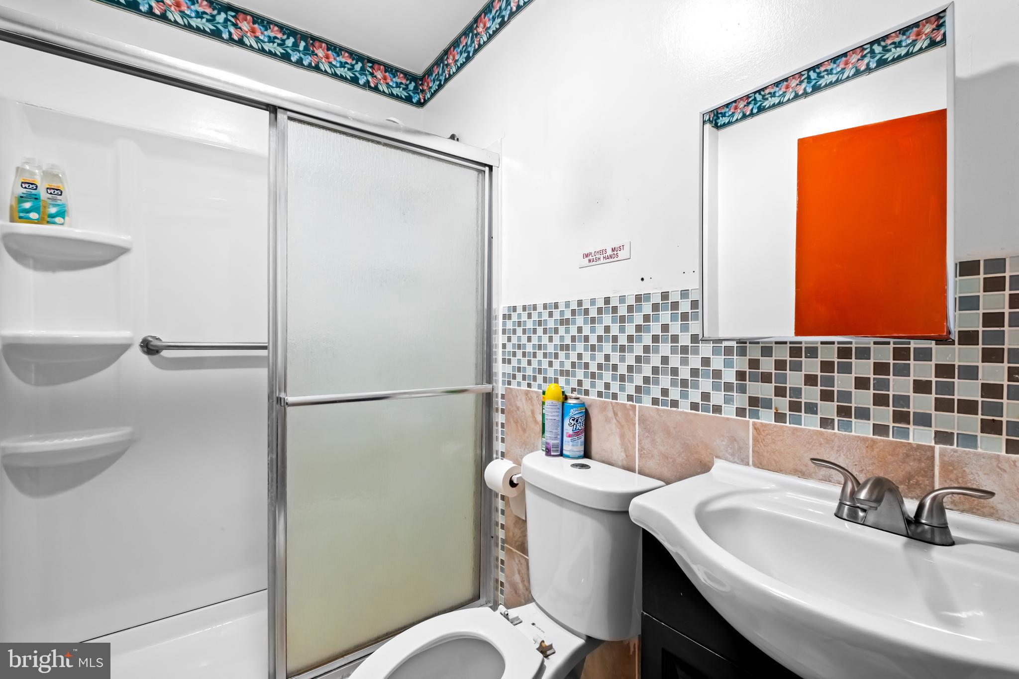 FRANKFORD - Commercial Sale