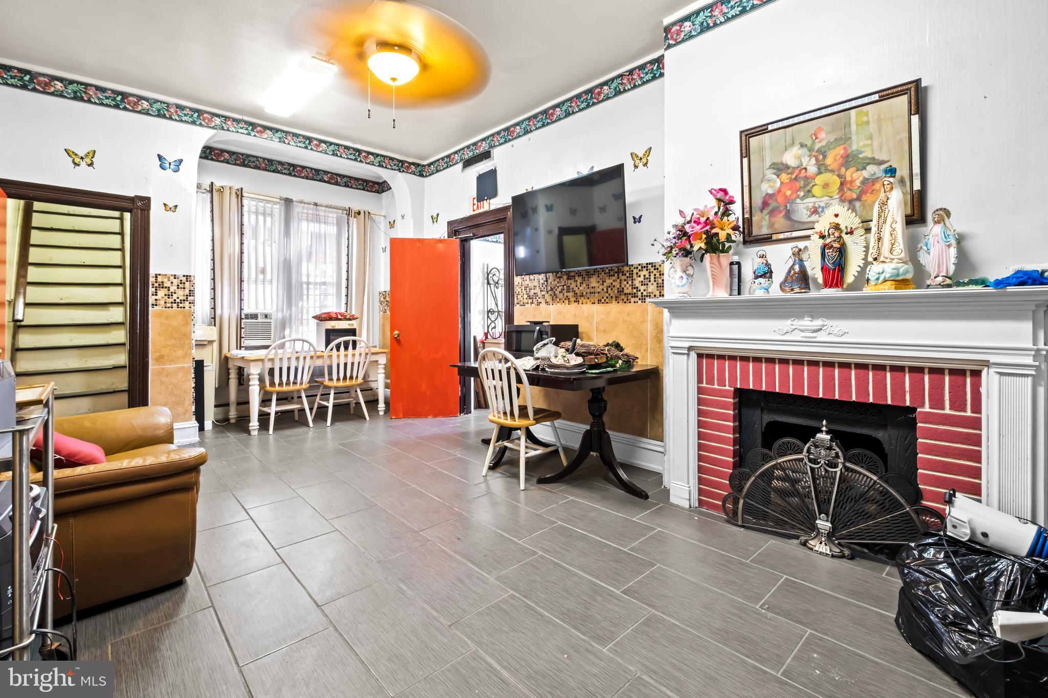 FRANKFORD - Commercial Sale