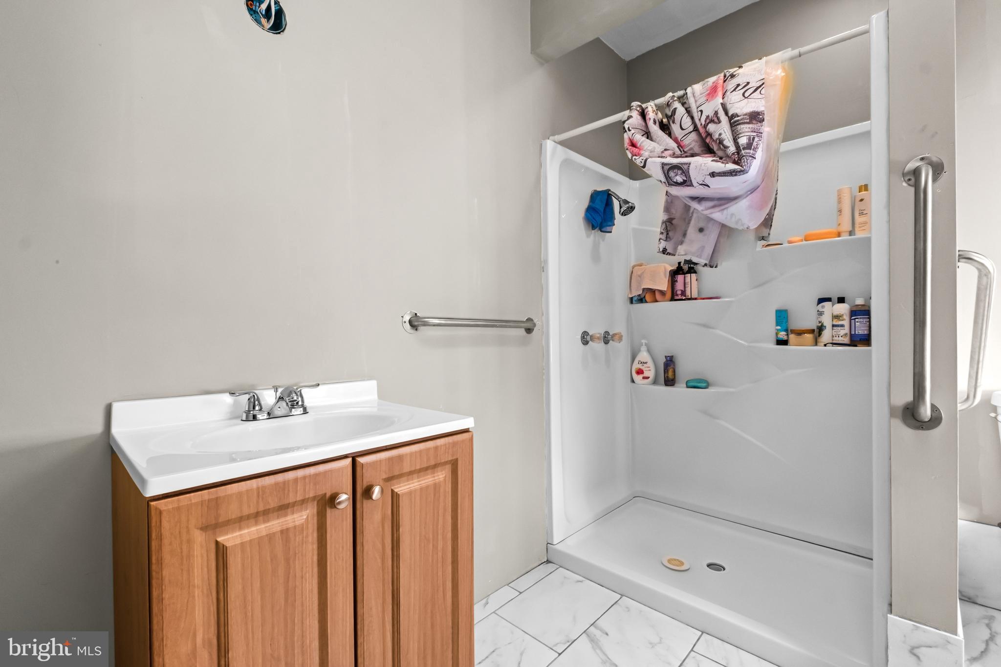 FRANKFORD - Commercial Sale