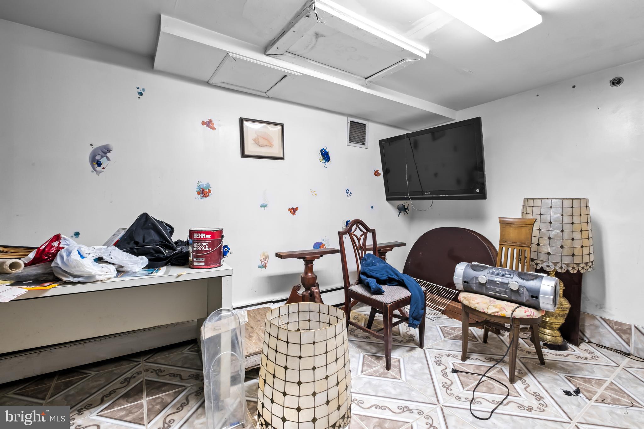 FRANKFORD - Commercial Sale